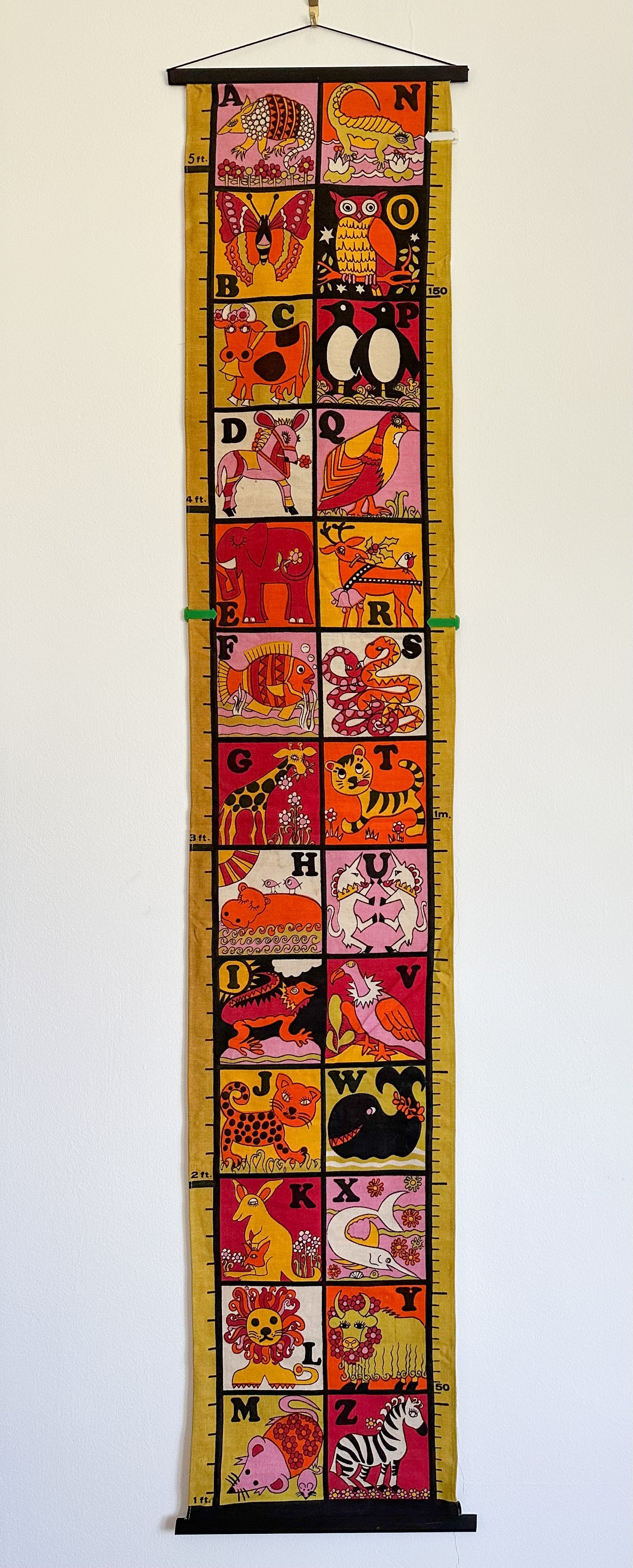 Vintage 1970s animal themed hand-printed linen fabric height chart / growth chart, feat. Butterfly, owl, lion, hippo, mouse, elephant, giraffe, kangaroo - Moppet