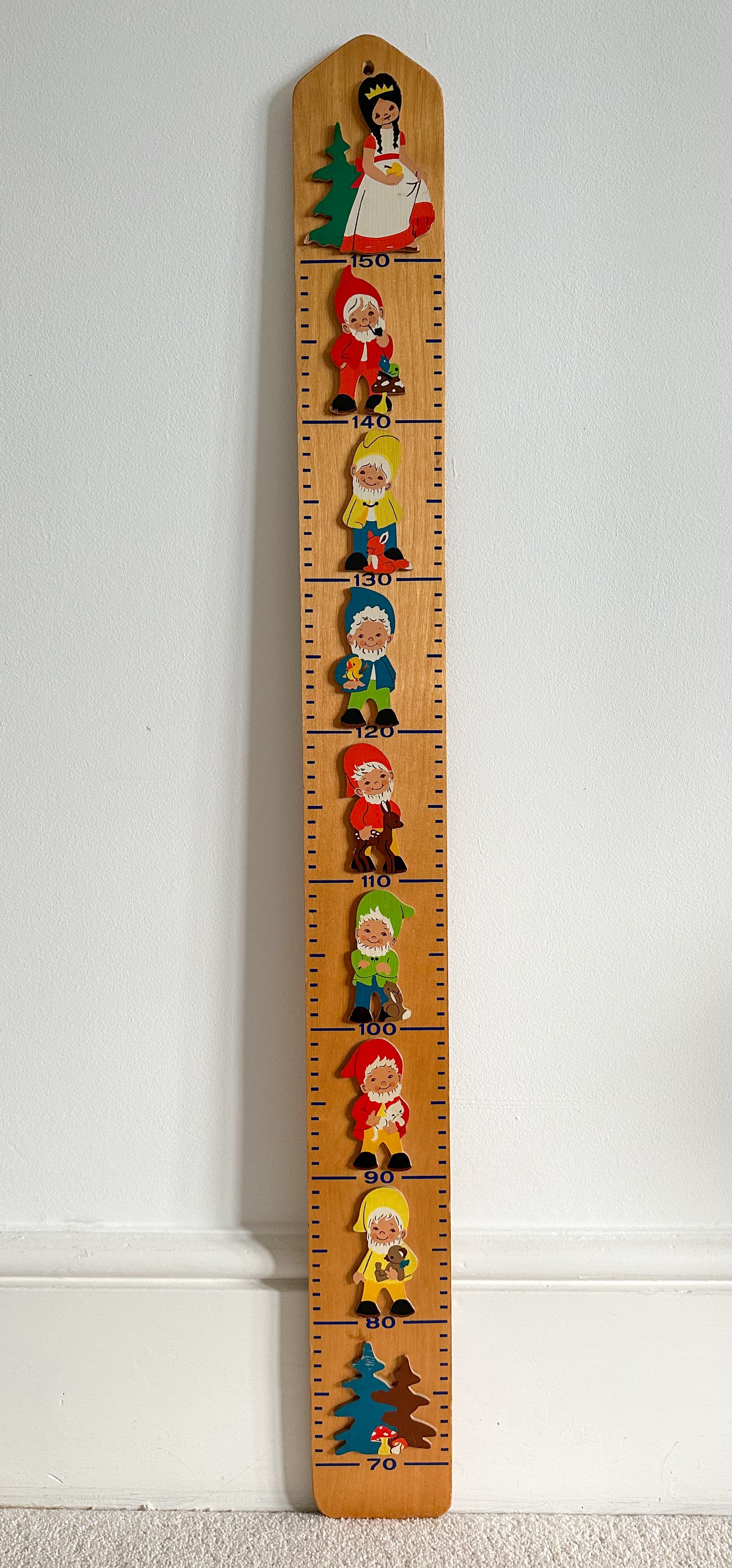 Vintage 1980s German wooden Snow White / gnome themed measuring stick or height chart, by Mertens Kunst - Moppet