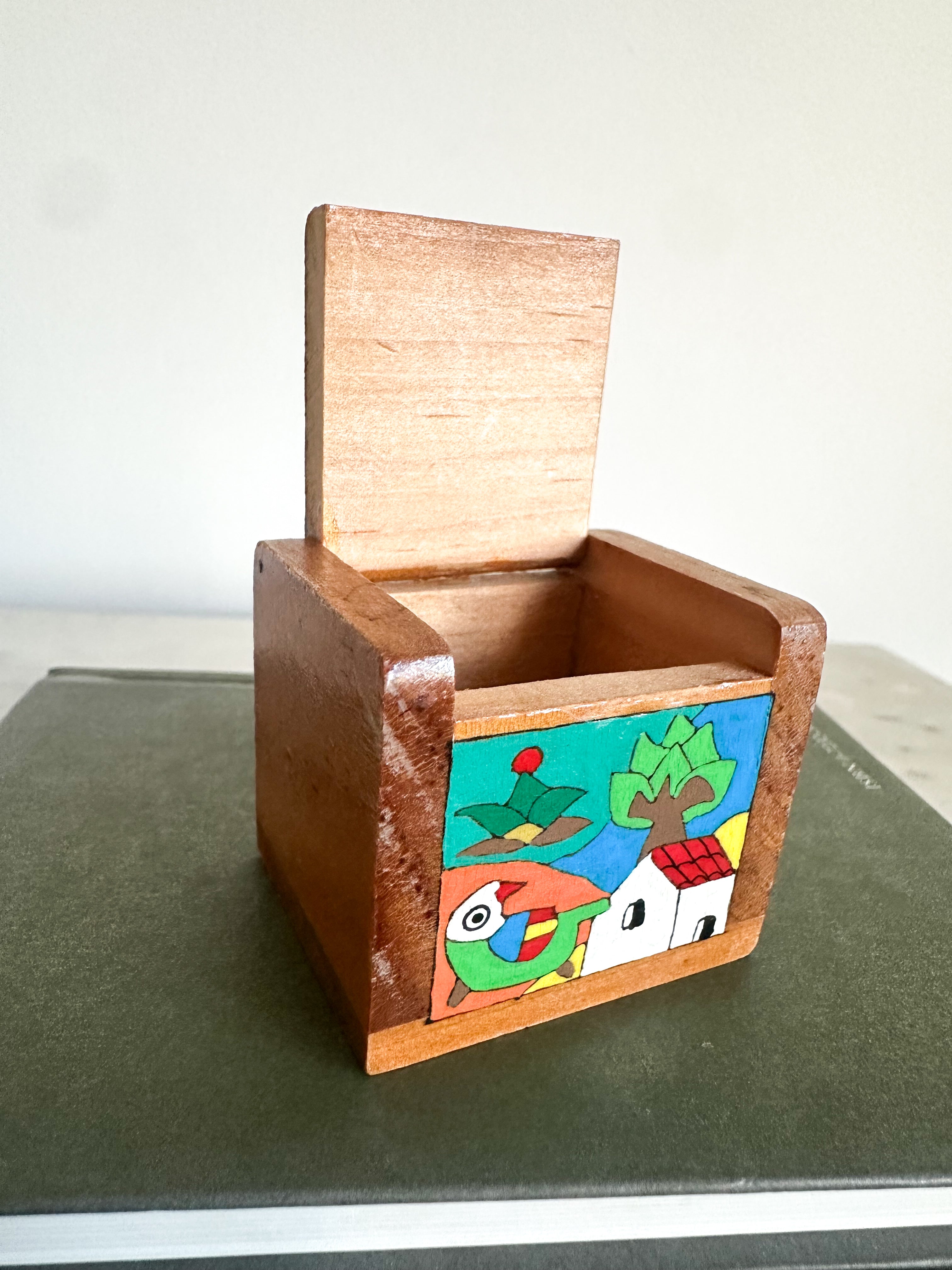Vintage El Salvador wooden handpainted trinket/ jewellery/treasure box