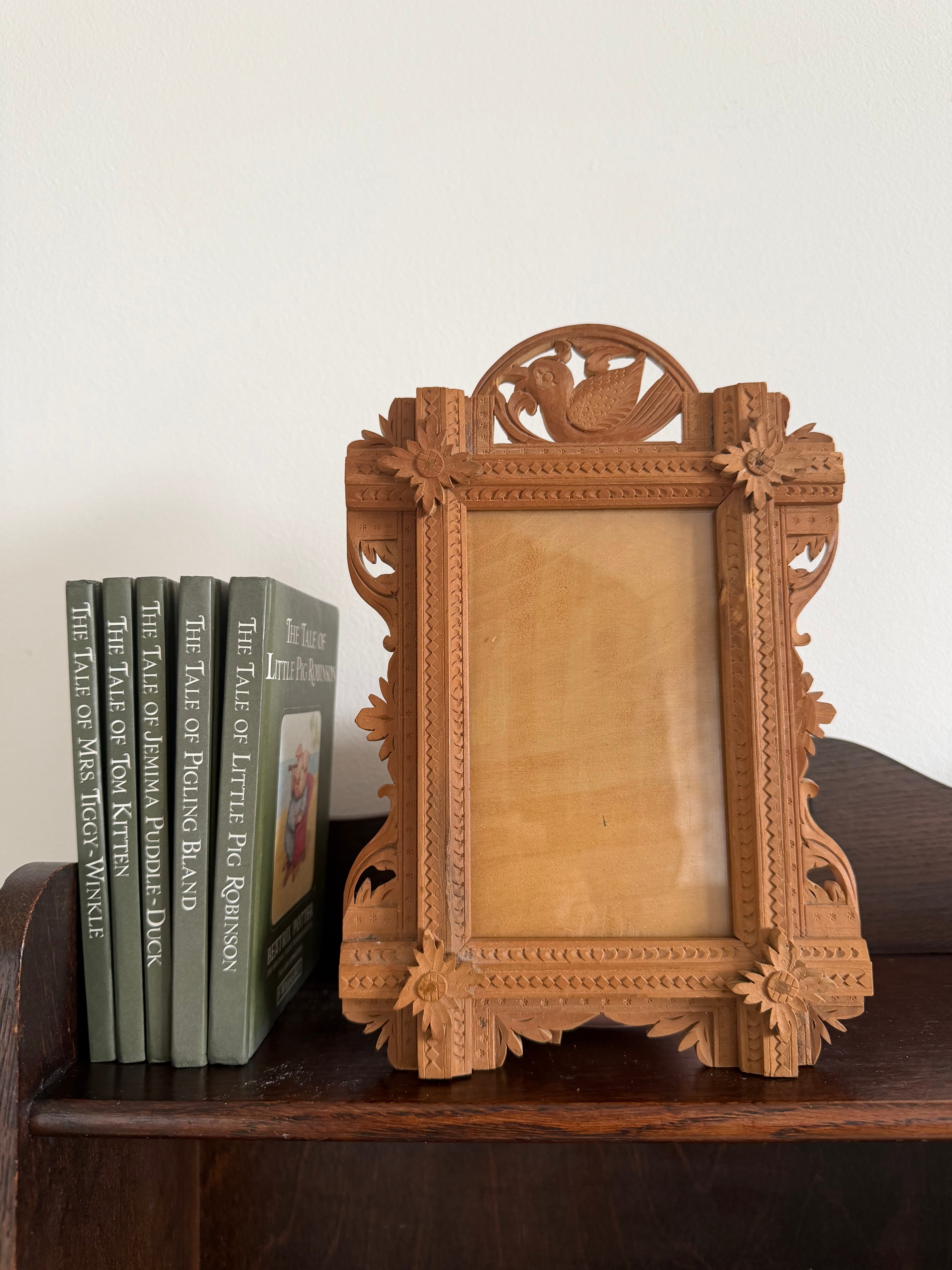 Vintage German hand-carved wooden Bird picture/photo frame in traditional Black Forest / Schwarzwald style