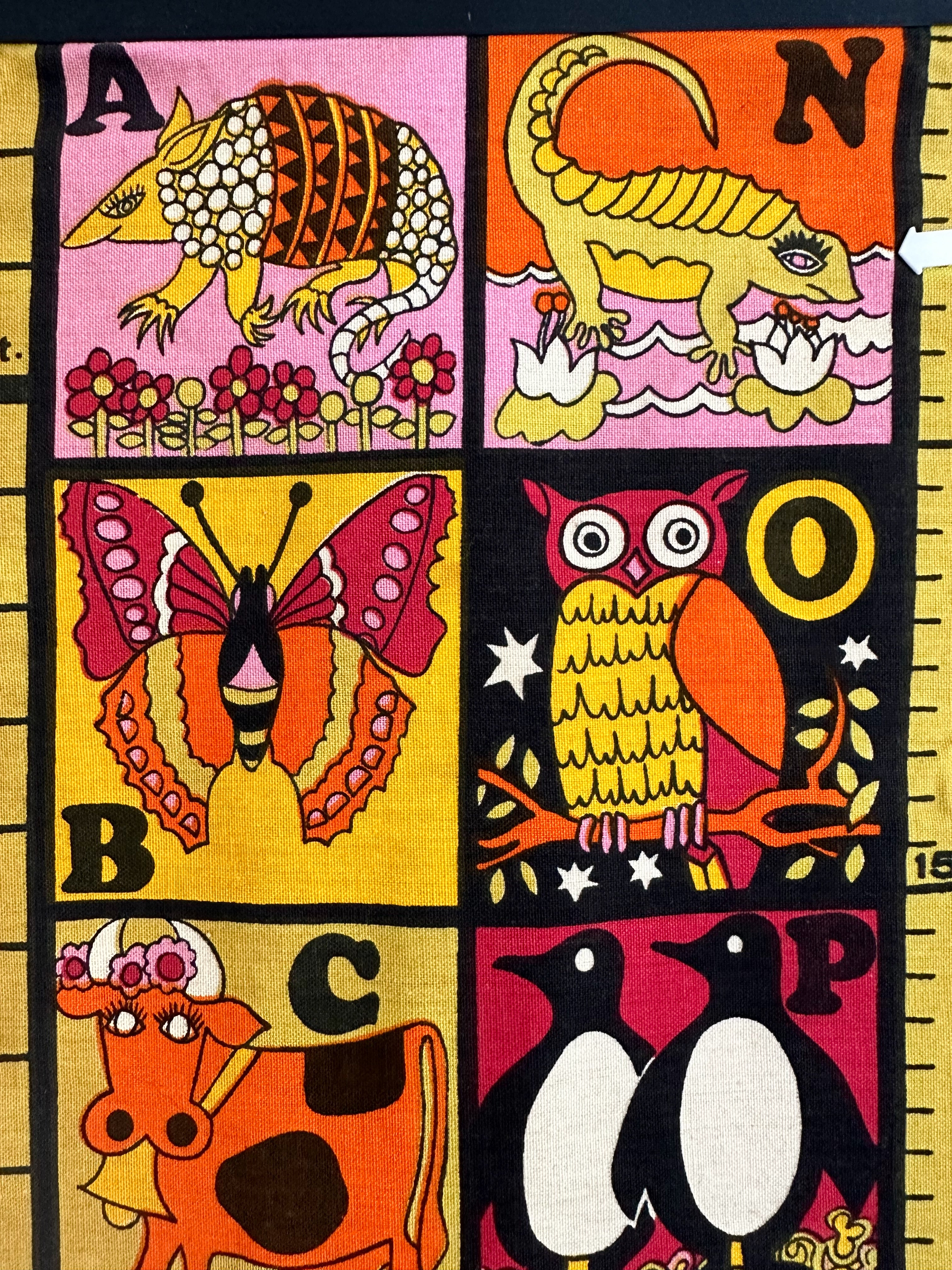 Vintage 1970s animal themed hand-printed linen fabric height chart / growth chart, feat. Butterfly, owl, lion, hippo, mouse, elephant, giraffe, kangaroo - Moppet