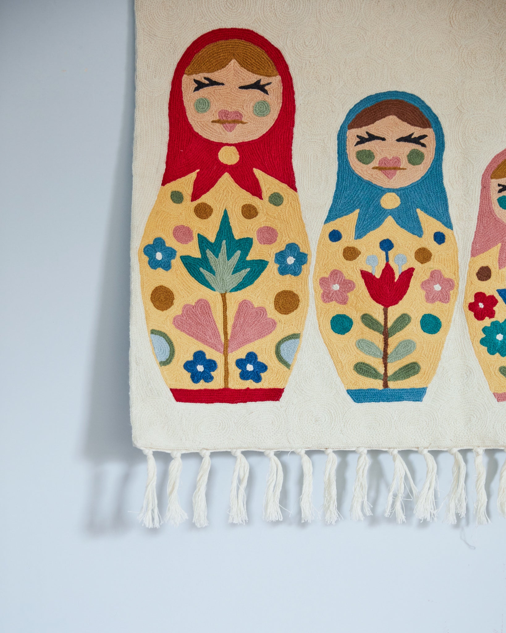 Russian Dolls tapestry, Sumbal