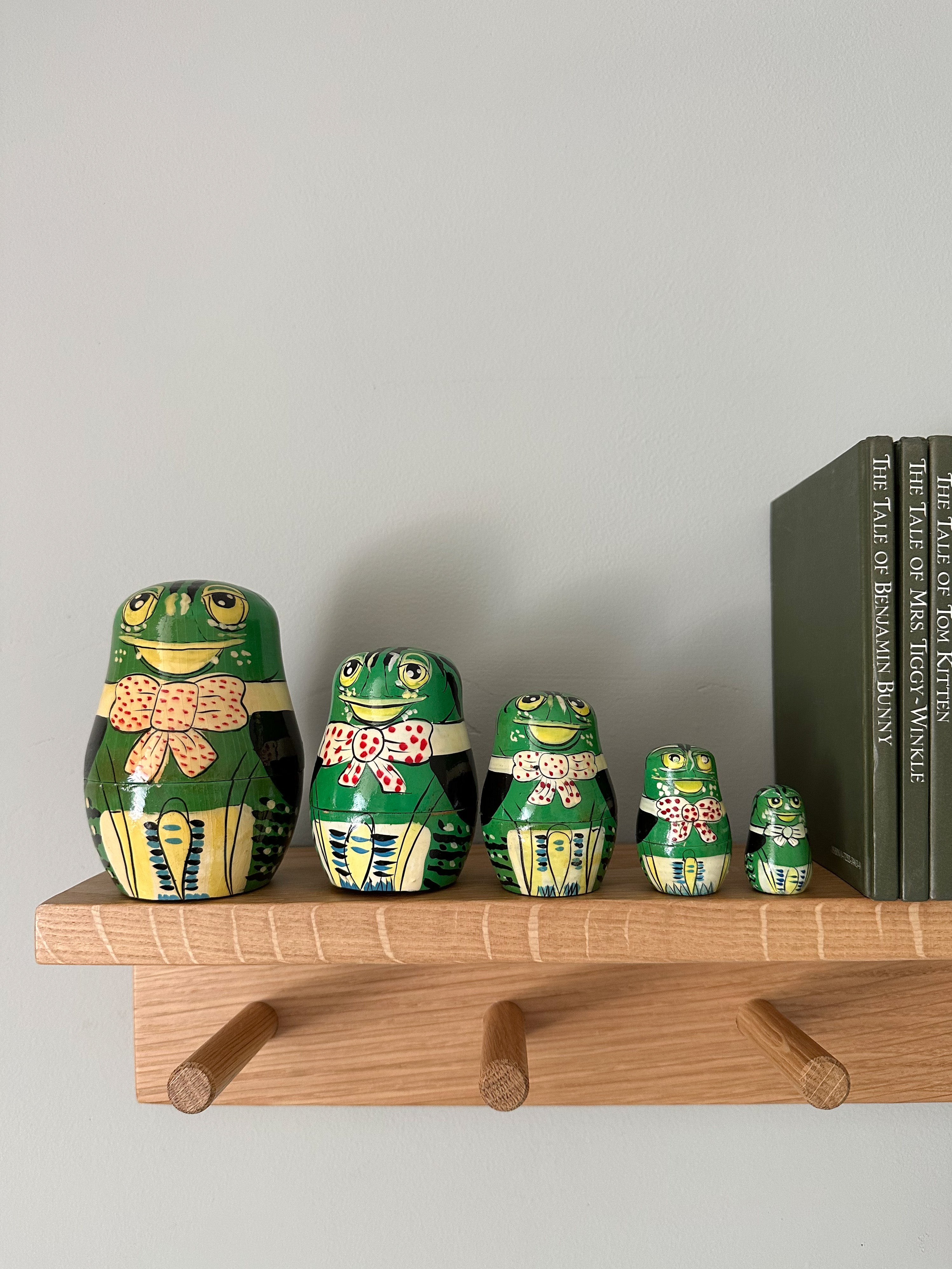 Vintage wooden nesting frog or toad ‘Russian’ dolls - Moppet