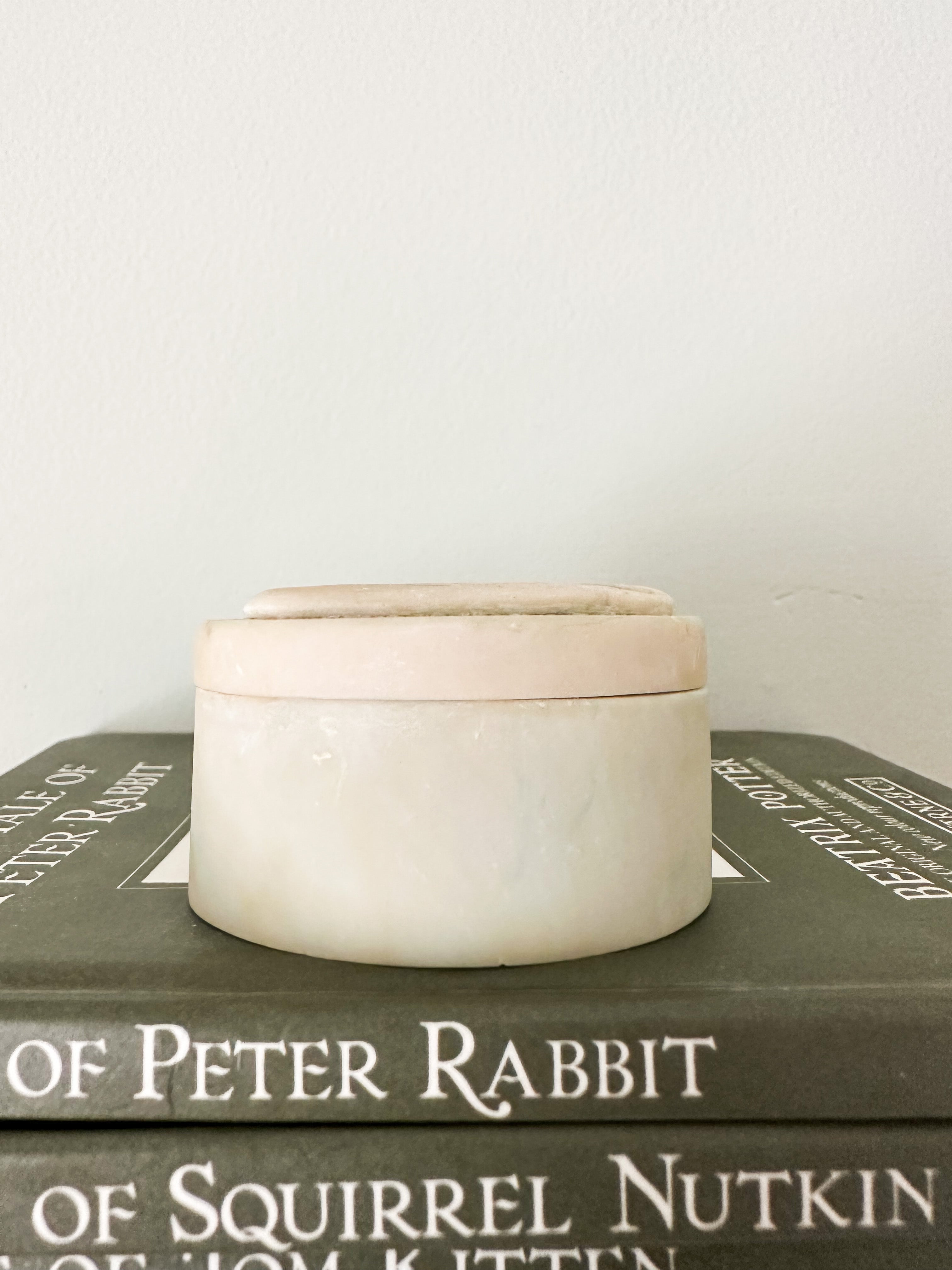 Vintage hand-carved soapstone trinket box with swan - Moppet