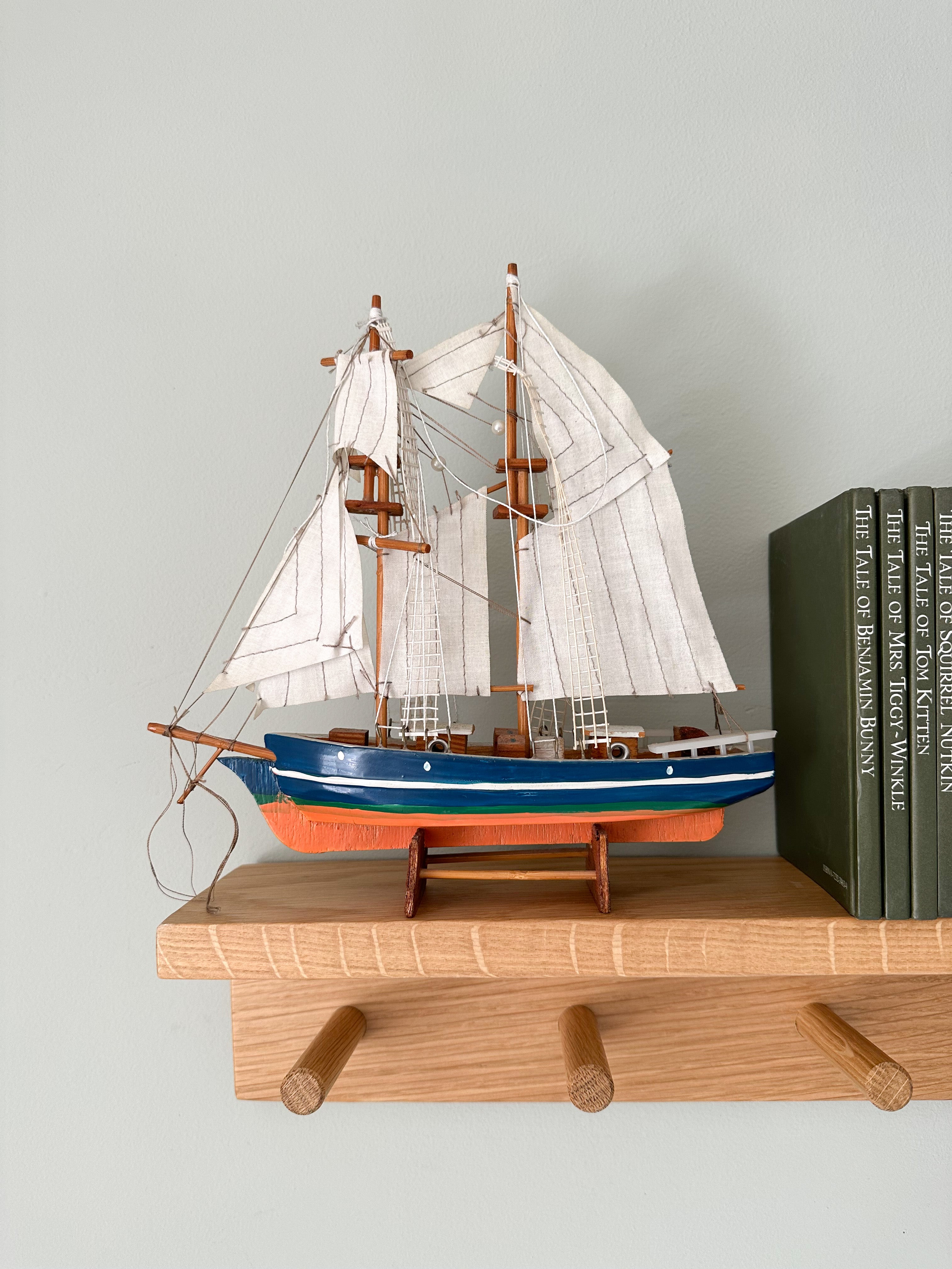 Vintage wooden model sailing ship - Moppet