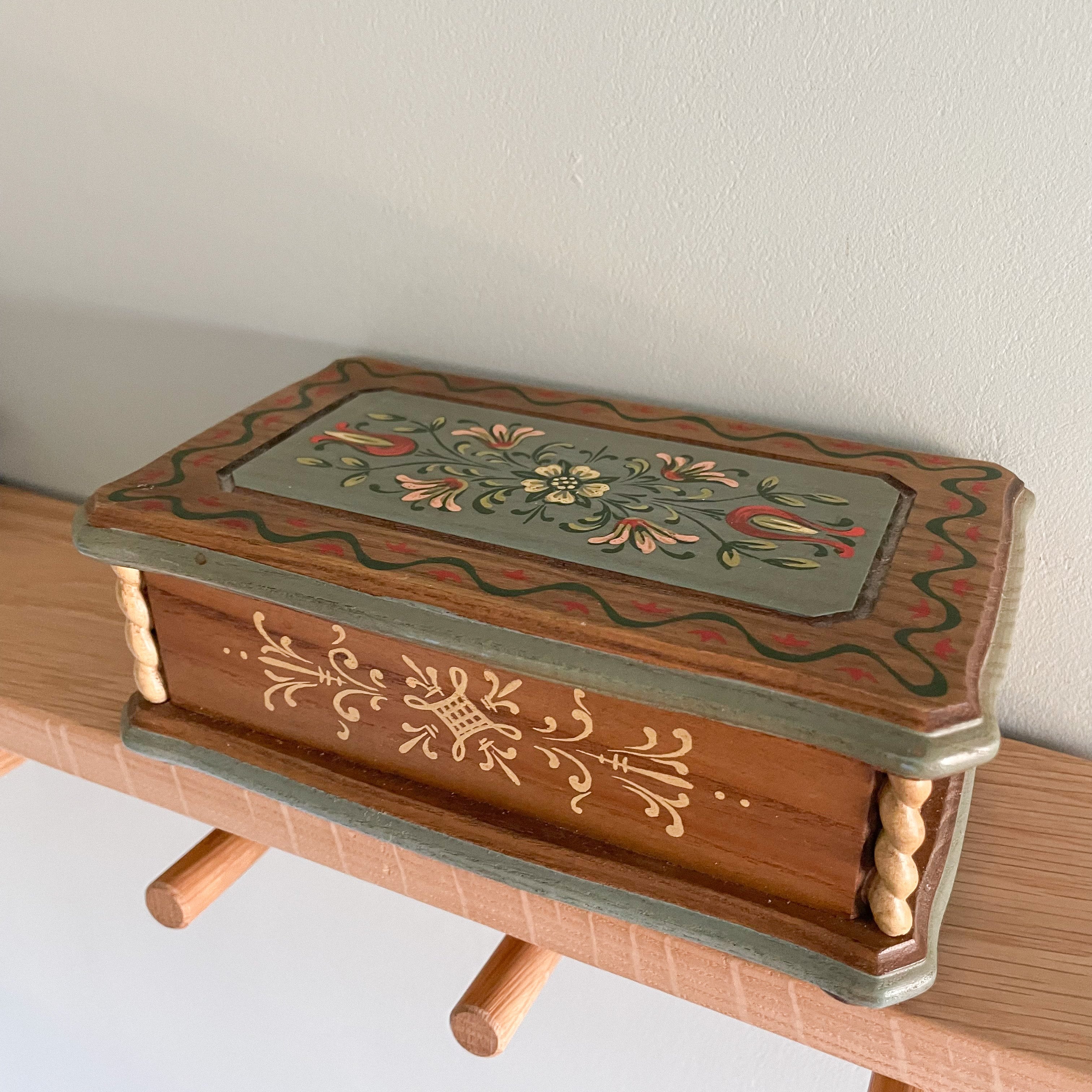 Vintage 1950s Italian hand-carved and painted wooden music box with floral motif - Moppet