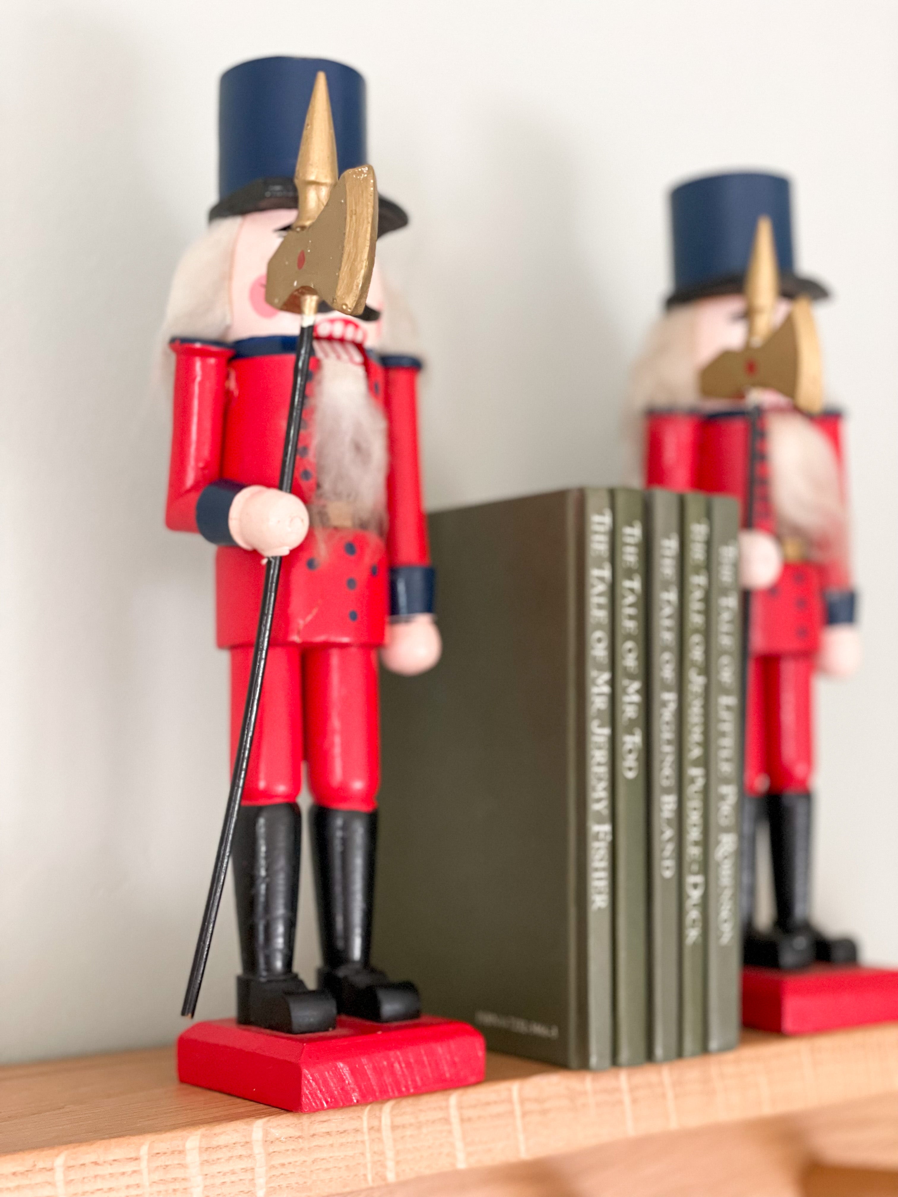 Pair of vintage wooden Nutcracker soldiers with halberds Christmas ornaments/decorations - Moppet