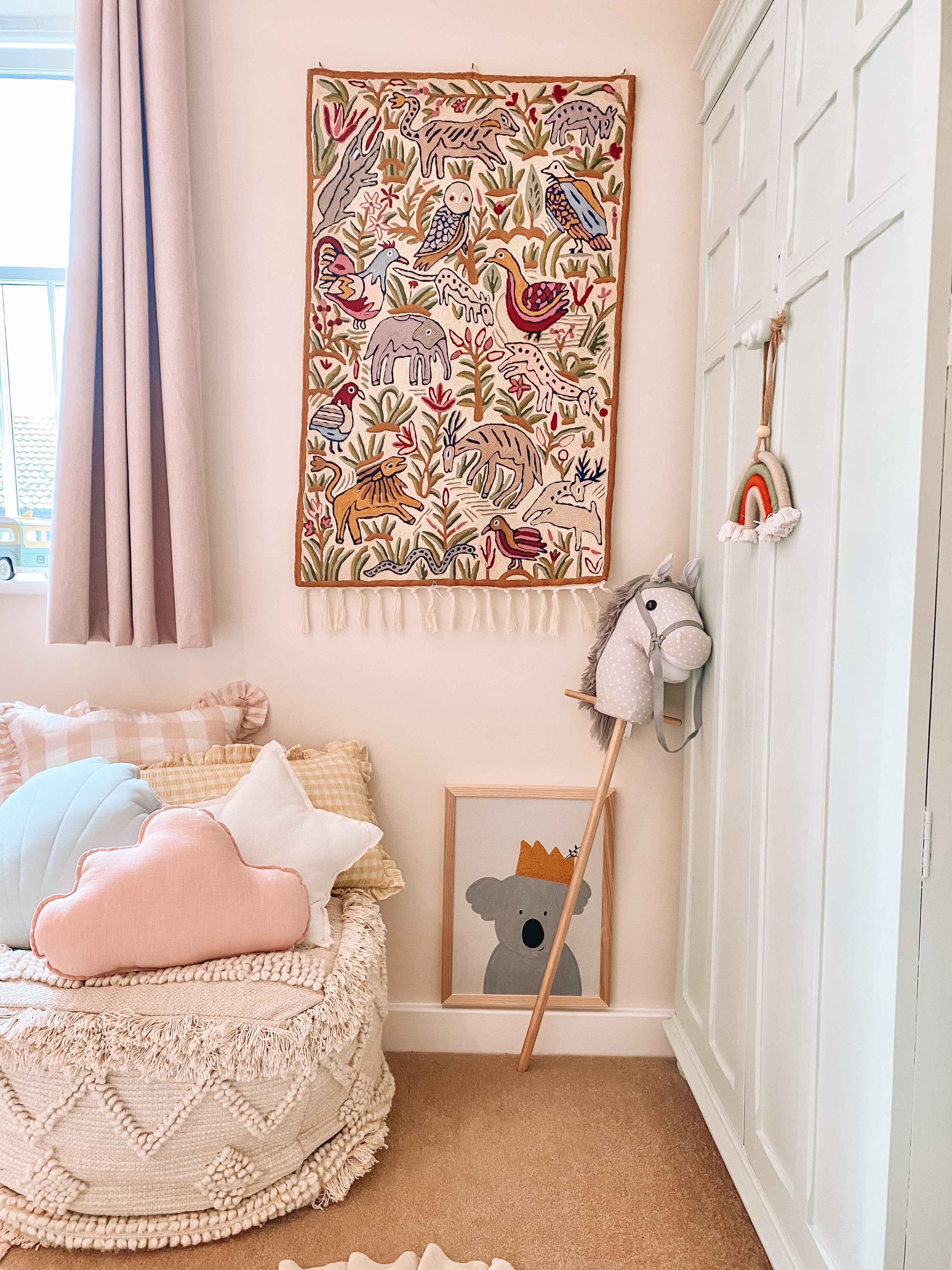Handmade folk art animal children’s wall hanging tapestry | Kolahoi - Moppet