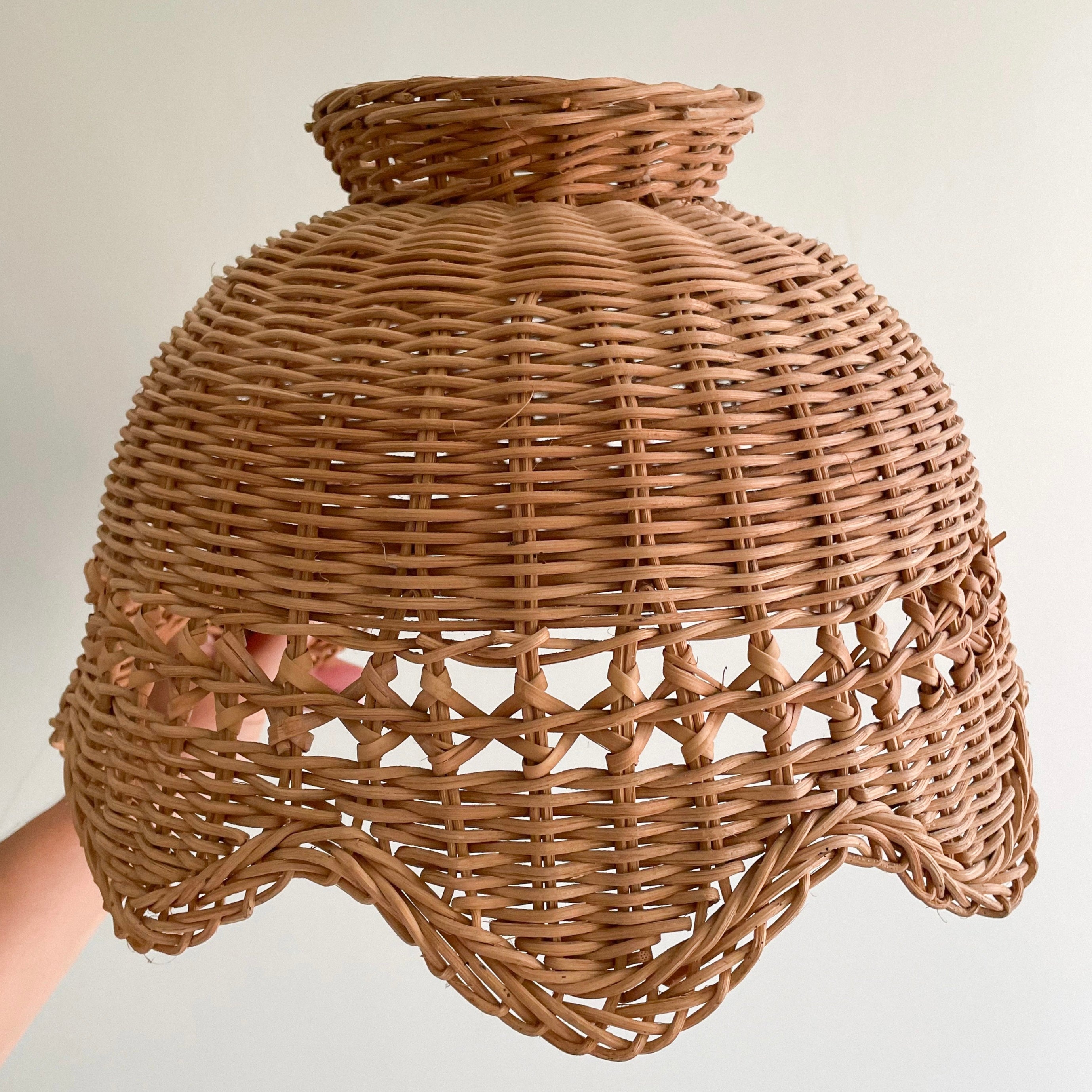 Vintage woven rattan ceiling shade with a wavy edge - Moppet