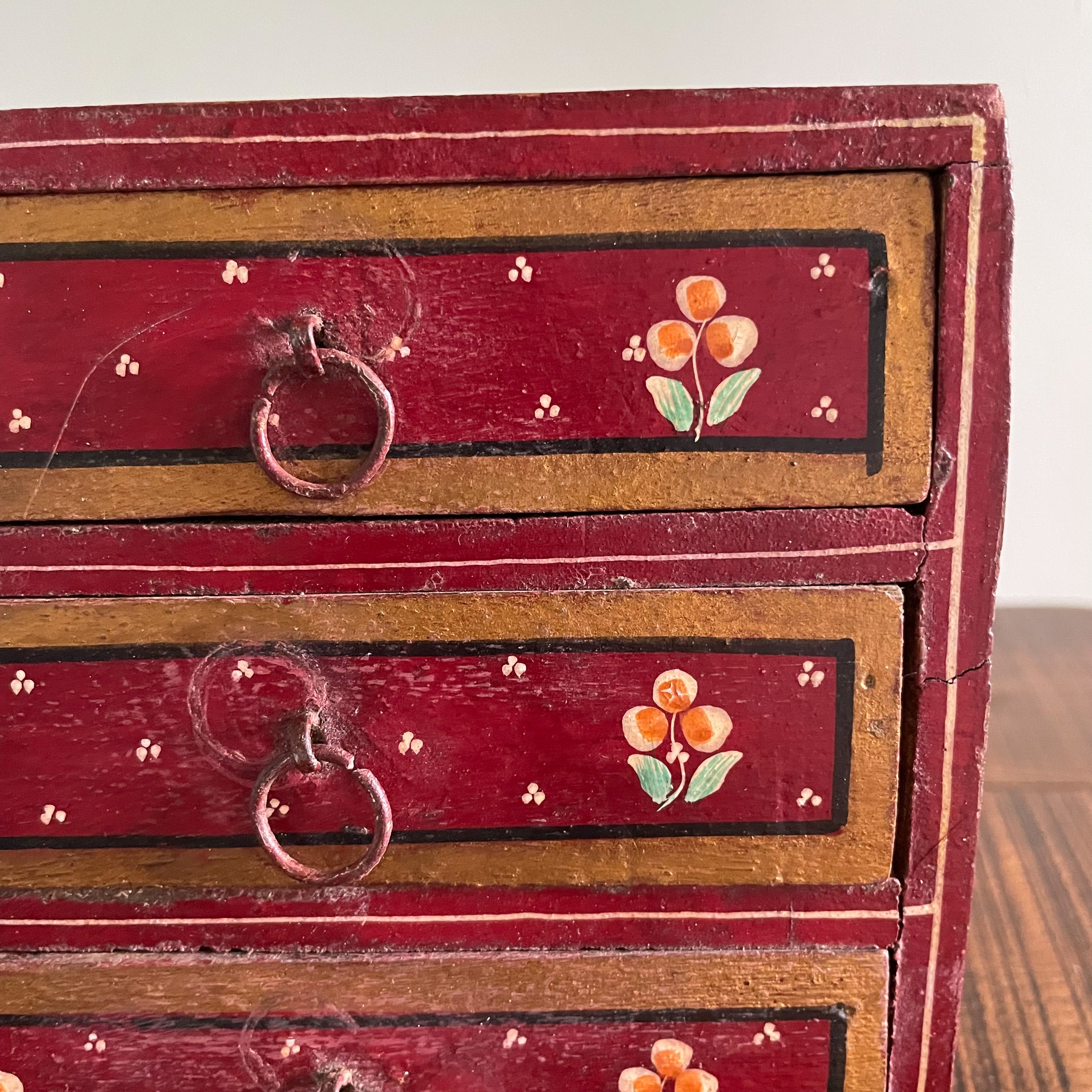 Vintage wooden folk art jewellery chest or trinket box with floral design - Moppet