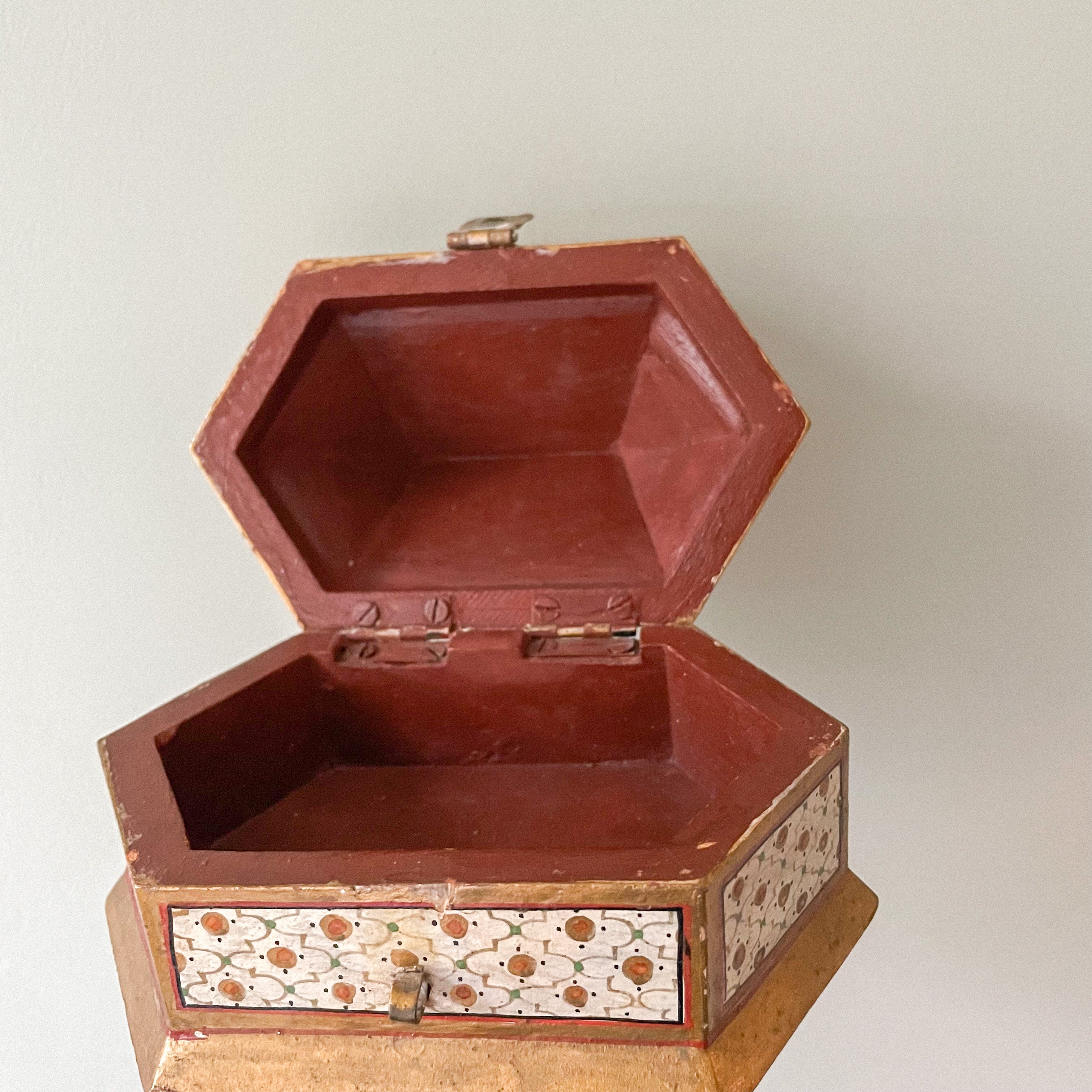 Vintage hand-painted Indian hexagonal wooden trinket box or jewellery box with gold detailing - Moppet