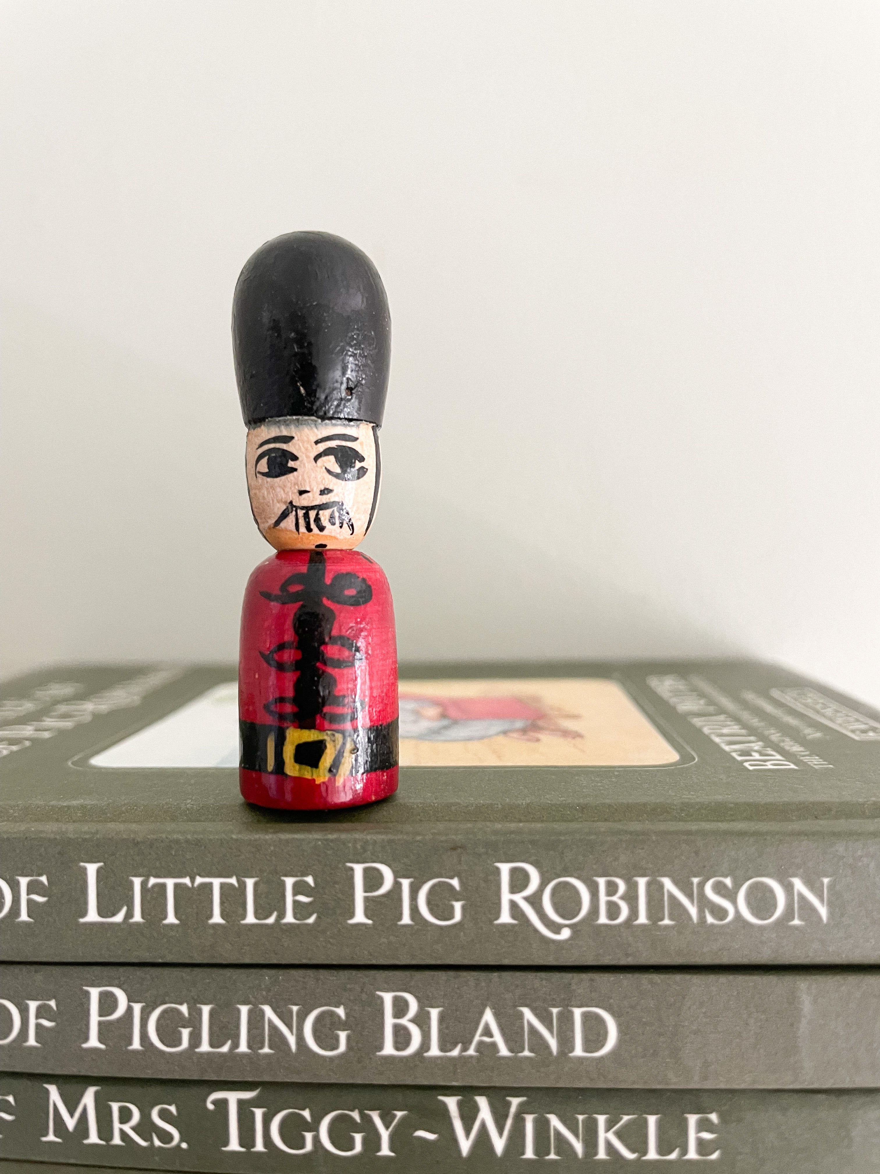 Vintage wooden British toy soldier with wobbly ‘hobble’ head in Japanese Kokeshi style - Moppet