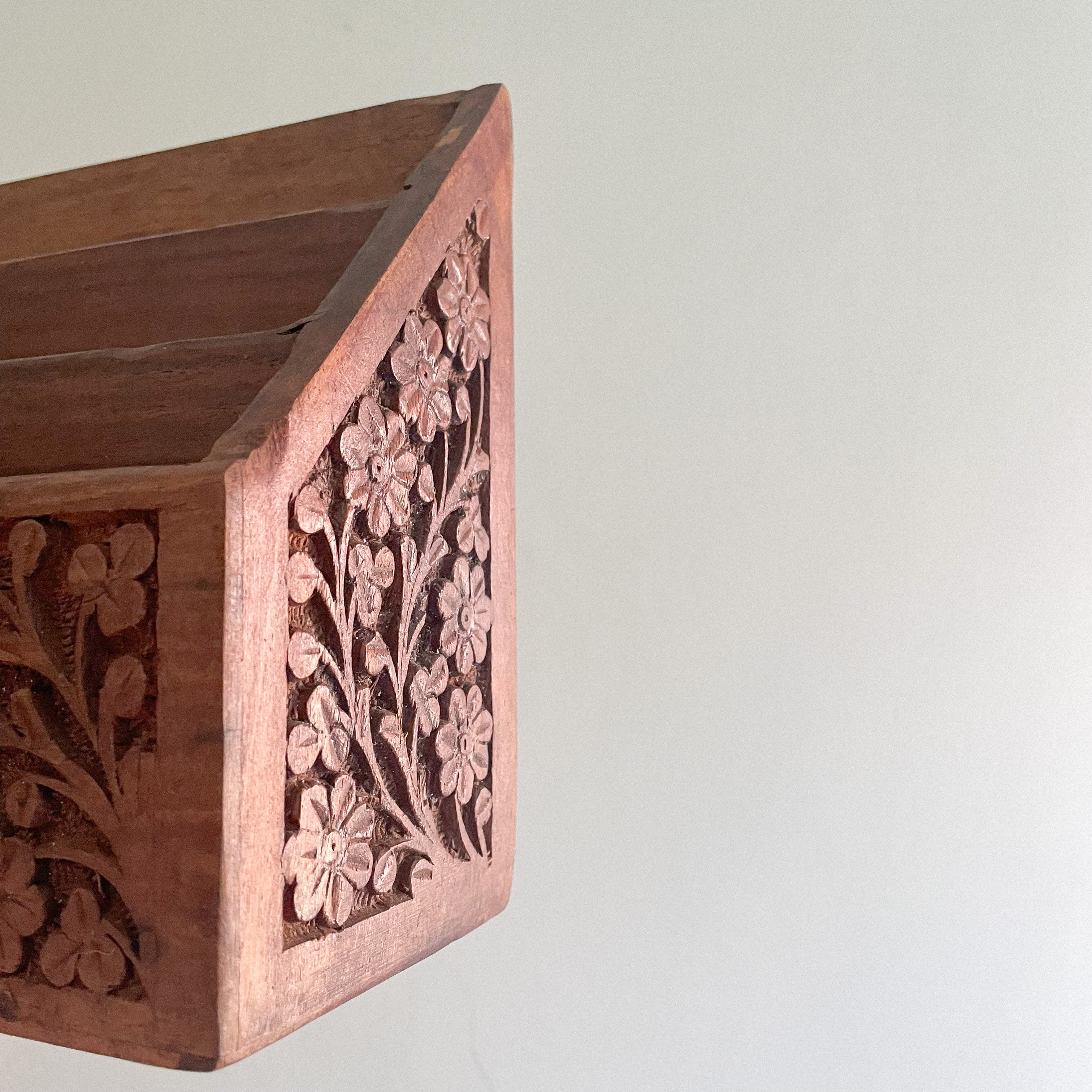 Vintage wooden Indian hand-carved letter rack or desk tidy - Moppet