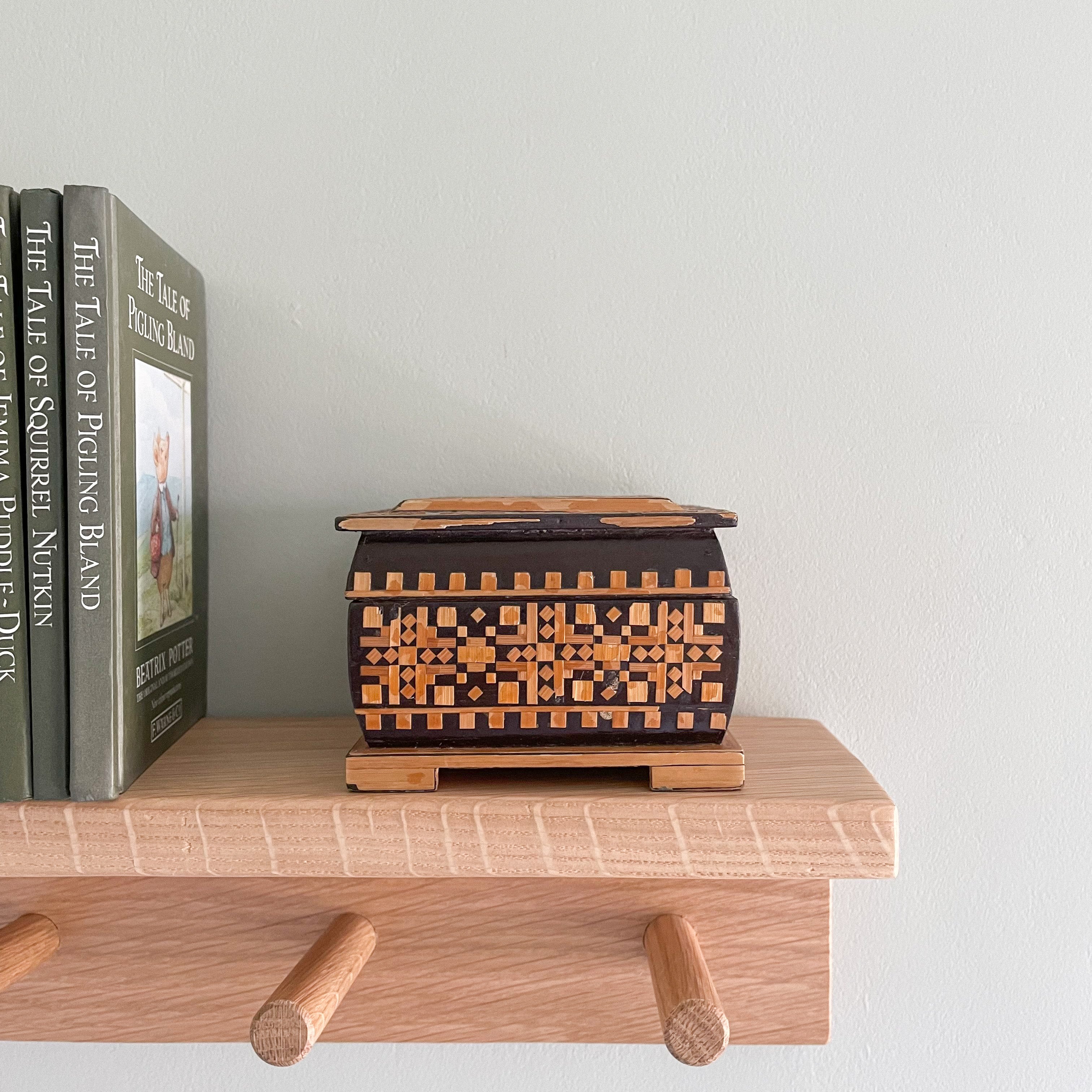 Vintage wooden and straw inlaid footed trinket or jewellery box, made in the USSR - Moppet