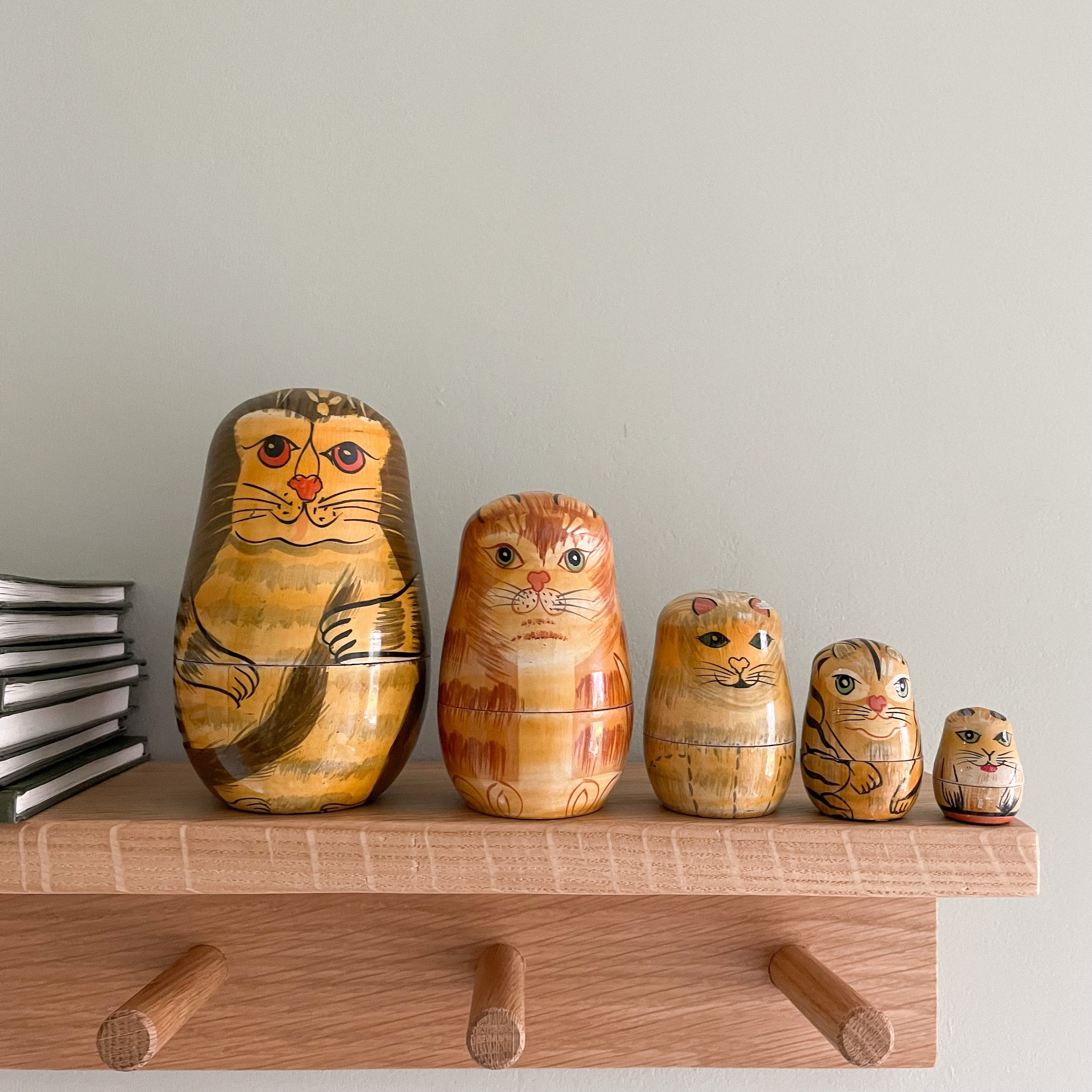 Vintage wooden nesting cat Russian Matryoshka dolls - Moppet