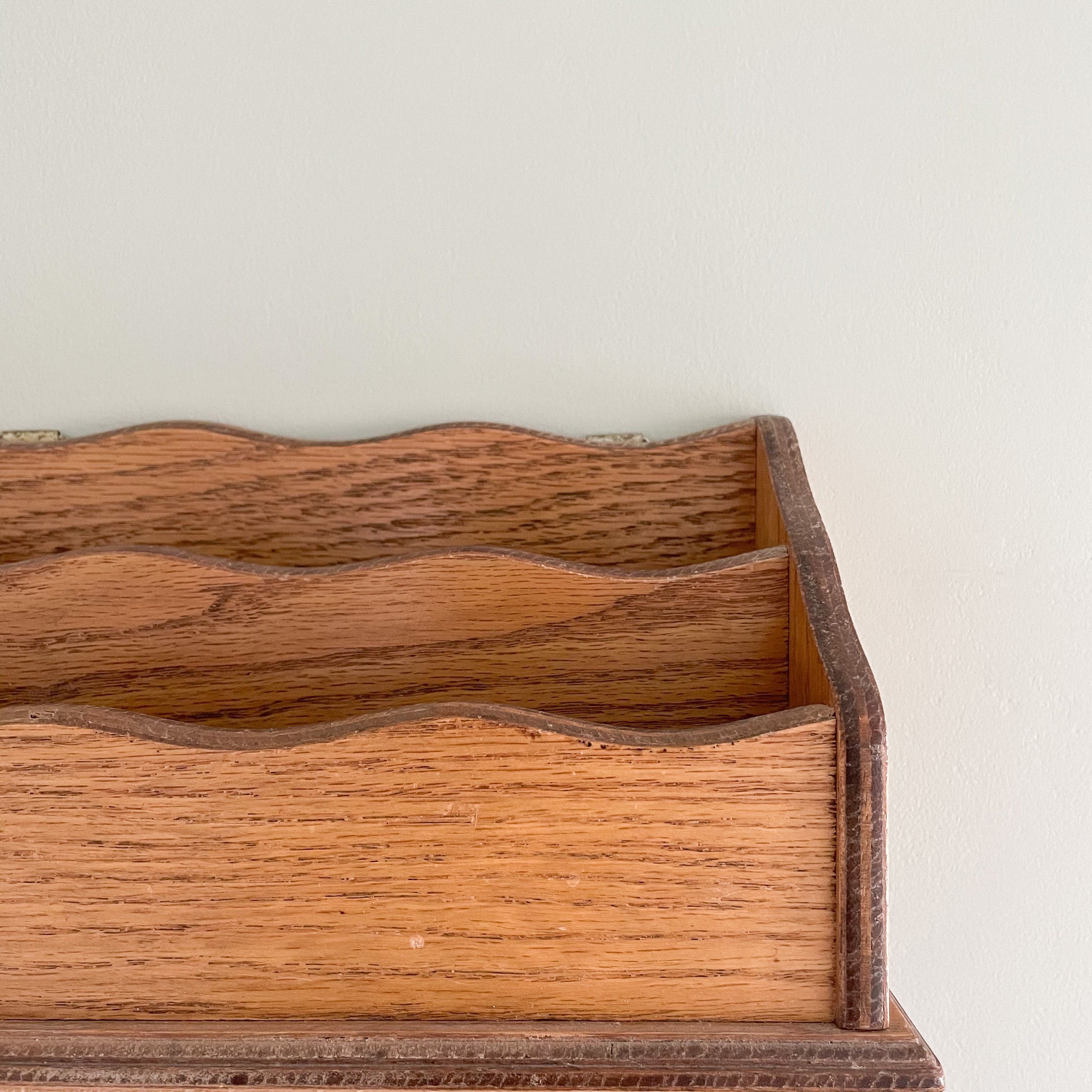 Vintage wooden scalloped letter rack - Moppet