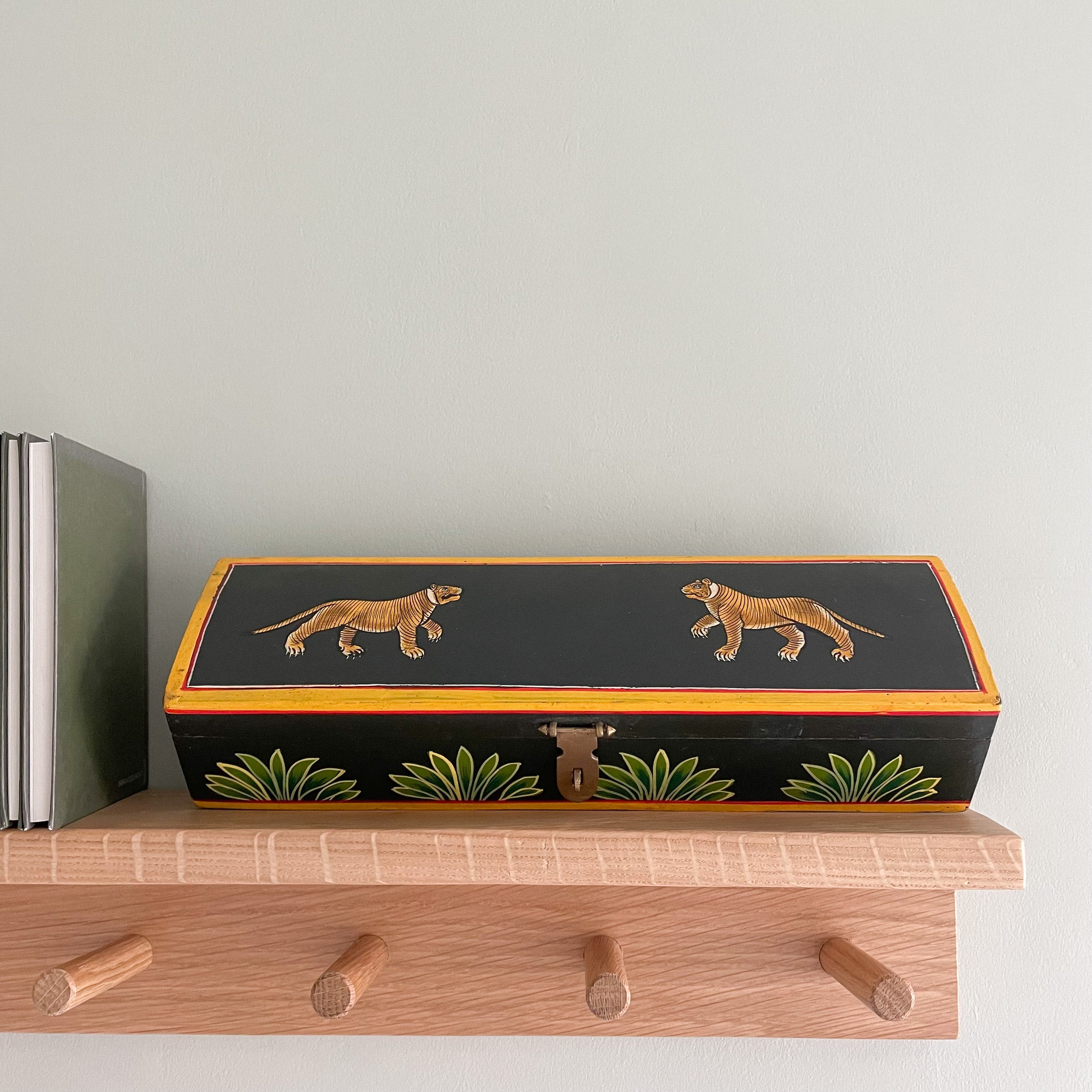 Vintage hand-painted wooden pencil box or jewellery box with tiger motif - Moppet