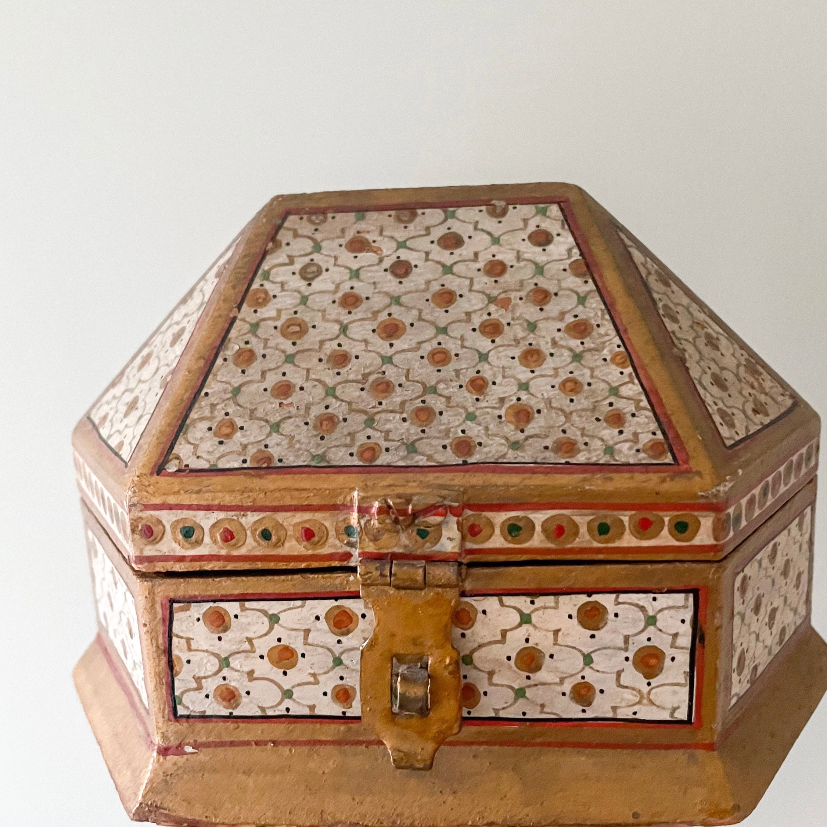 Vintage hand-painted Indian hexagonal wooden trinket box or jewellery box with gold detailing - Moppet
