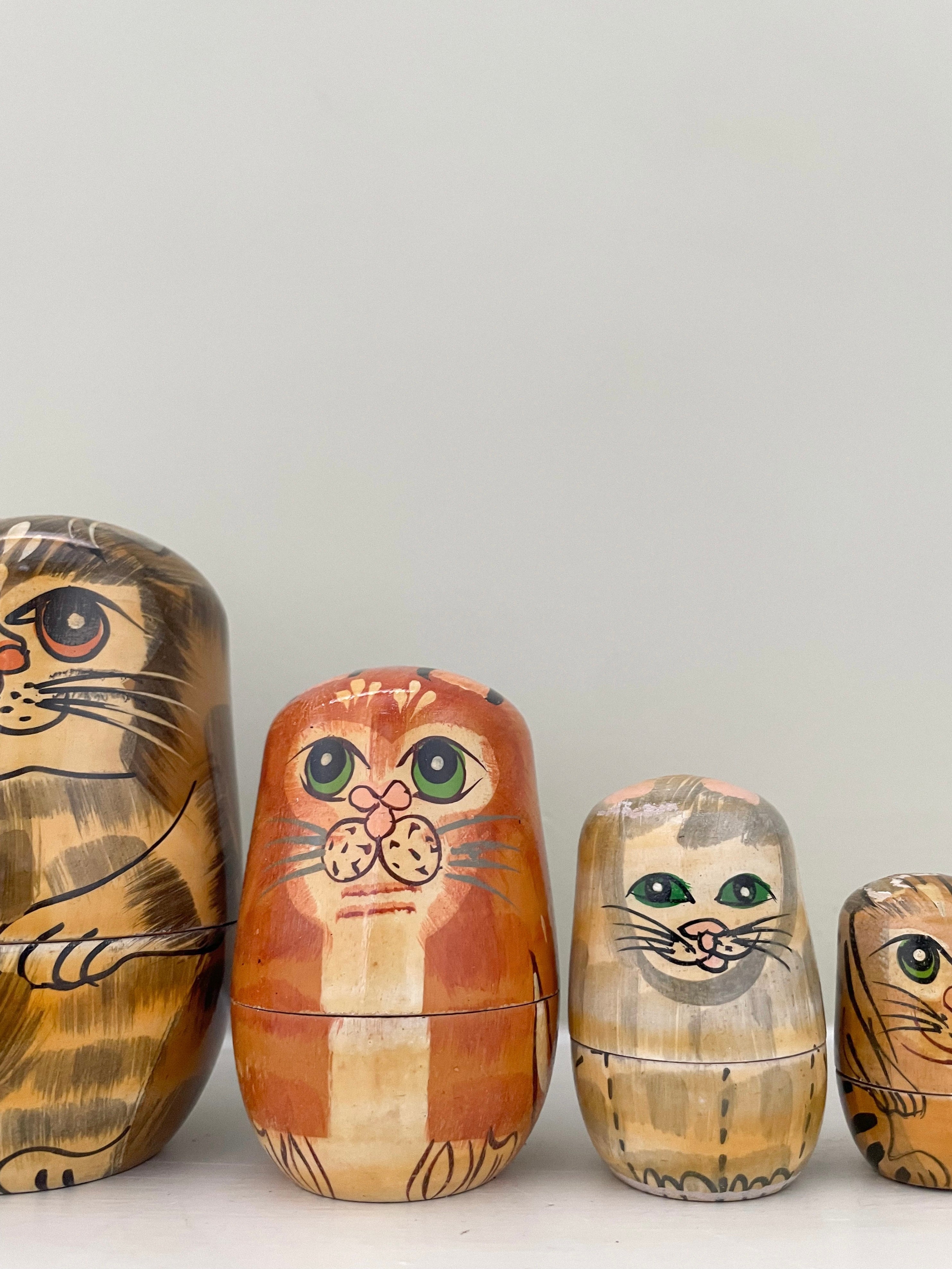 Vintage wooden nesting cat Matryoshka dolls - Moppet