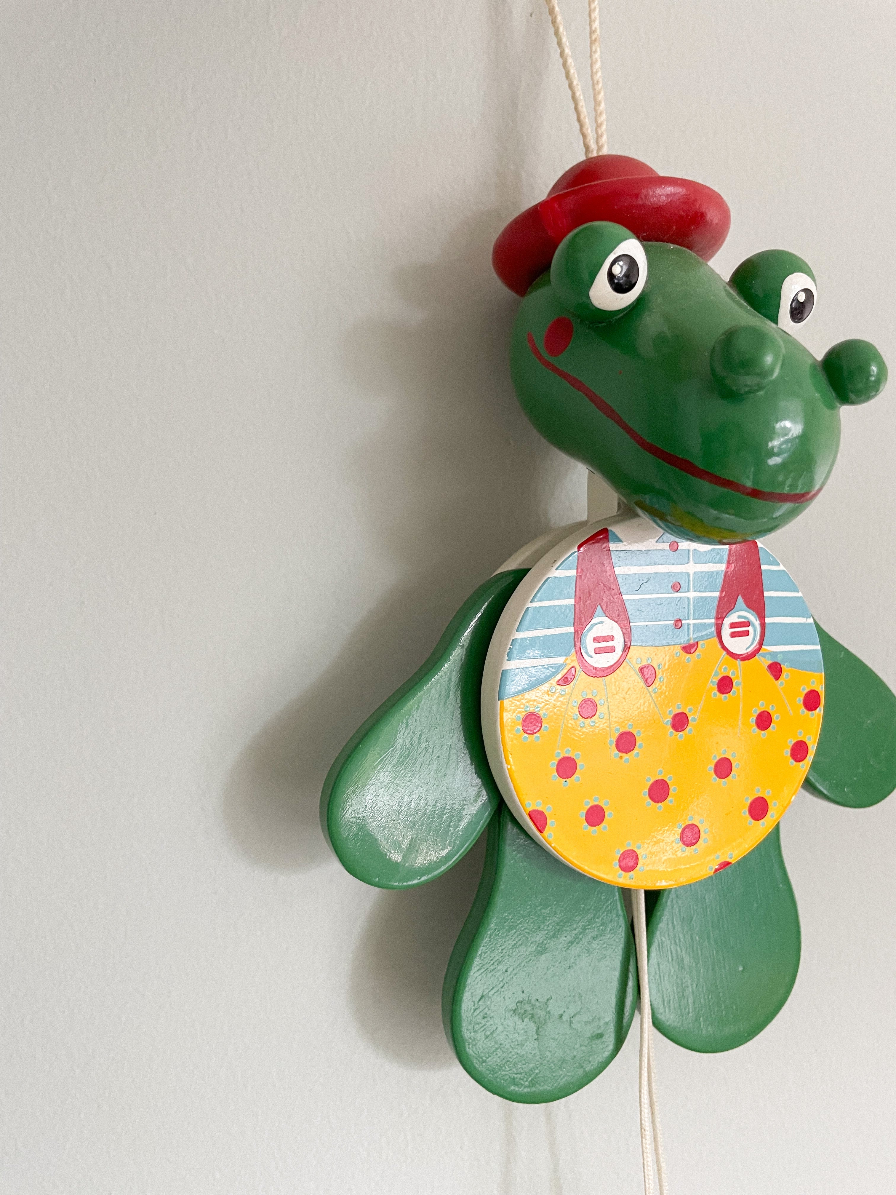 Vintage Italian wooden crocodile or alligator jumping-jack puppet pull toy - Moppet
