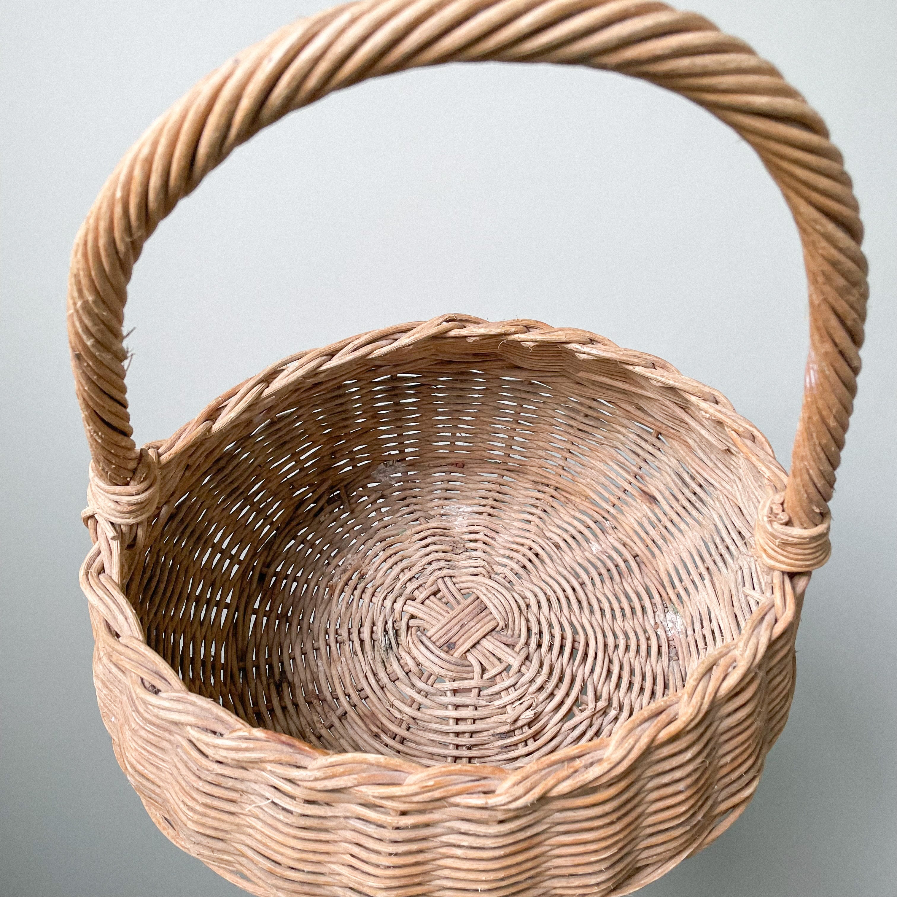 Large vintage wicker basket, Easter basket - Moppet