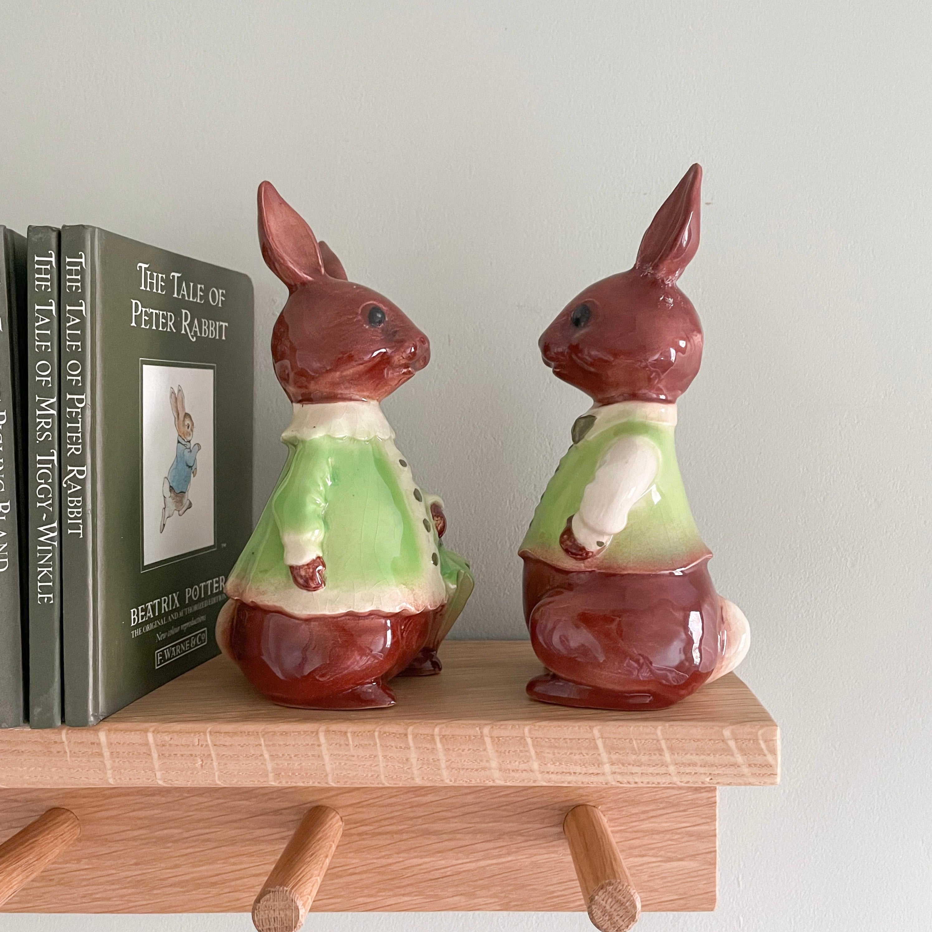 Vintage pair of ceramic Easter bunnies / rabbits - Moppet