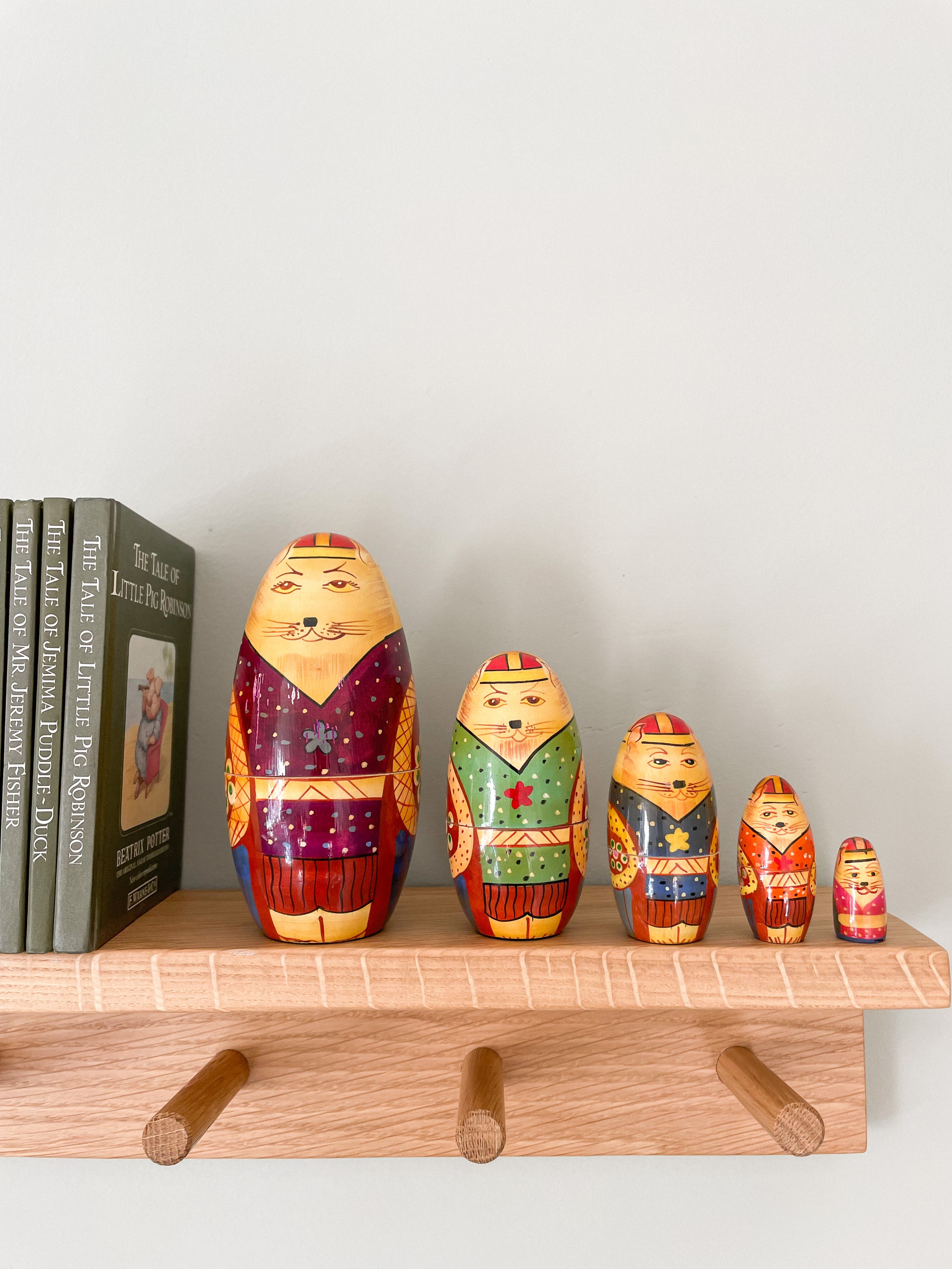 Vintage wooden nesting cats Russian Matryoshka dolls - Moppet