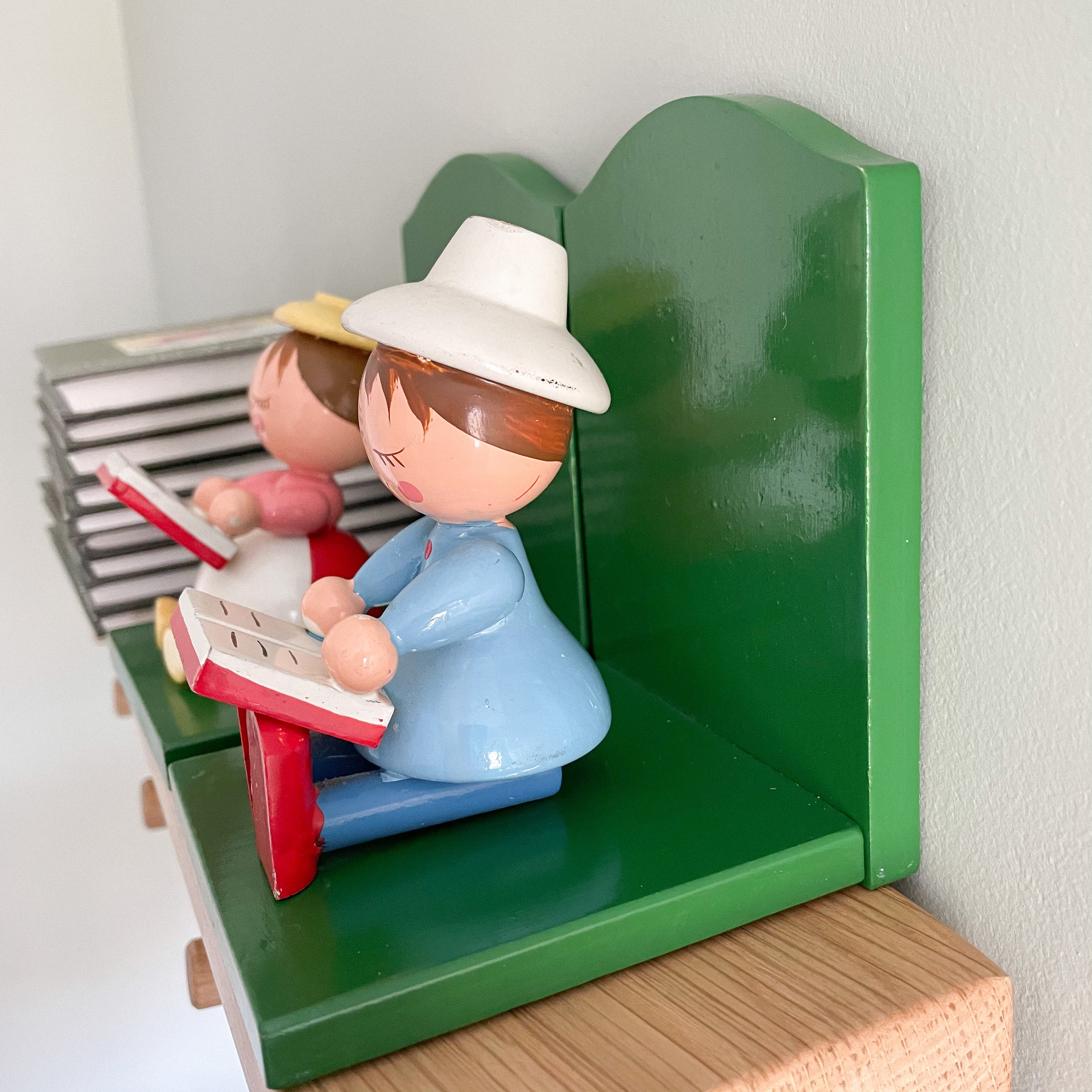 Vintage 1960s wooden Italian bookends featuring a girl and boy reading, by Sevi 1831 - Moppet