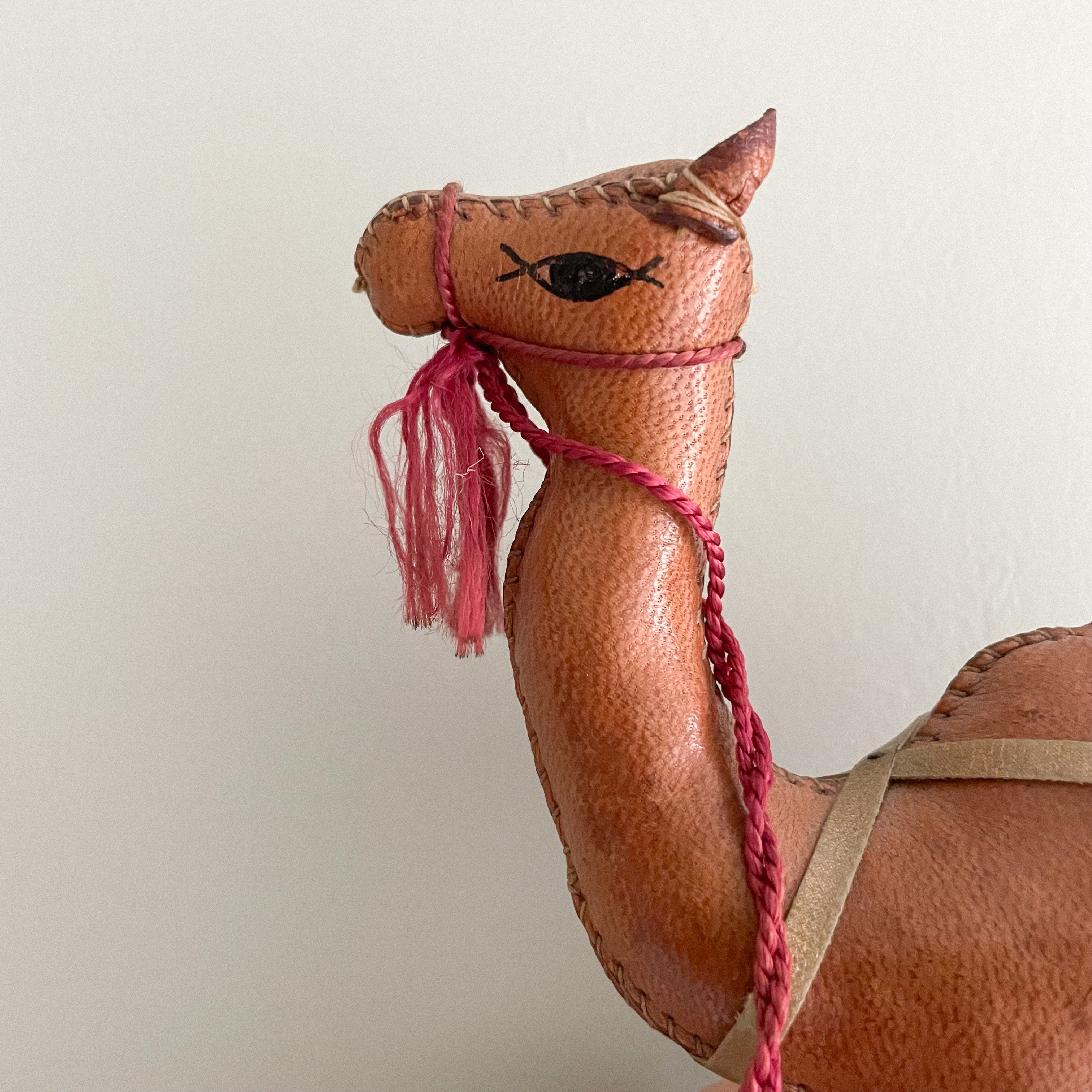 Vintage leather-wrapped wooden camel figurine - Moppet