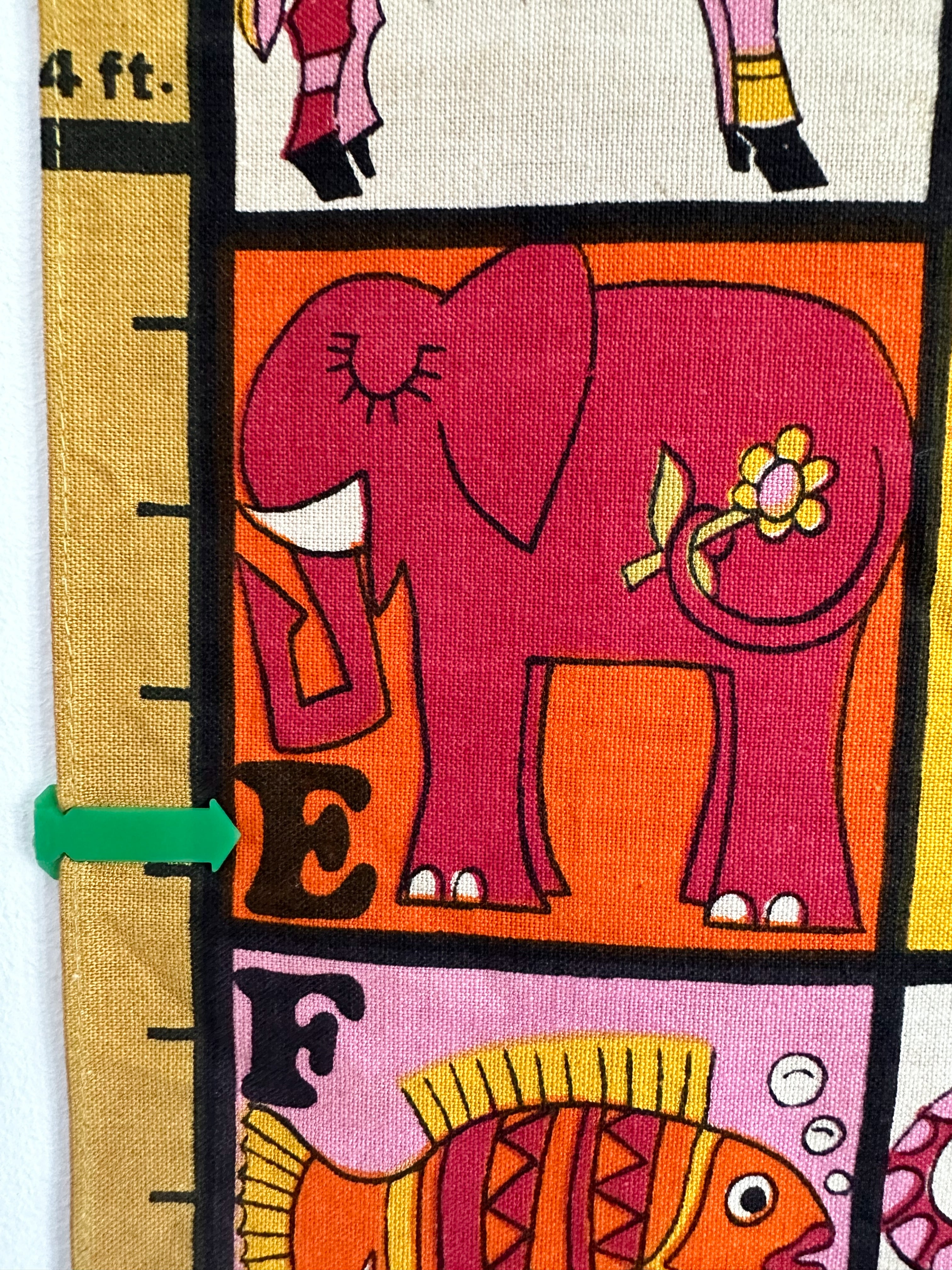 Vintage 1970s animal themed hand-printed linen fabric height chart / growth chart, feat. Butterfly, owl, lion, hippo, mouse, elephant, giraffe, kangaroo - Moppet