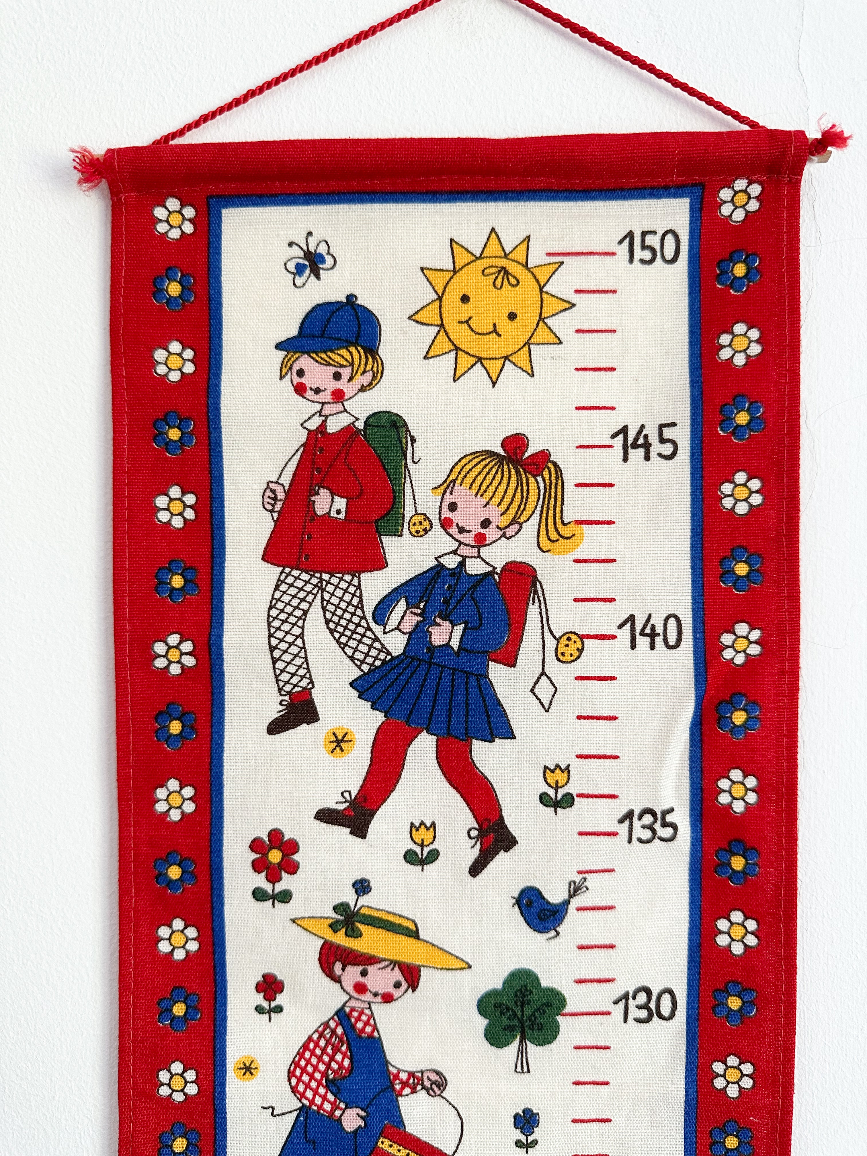 Vintage Dutch fabric/linen height chart / growth chart featuring children playing - Moppet