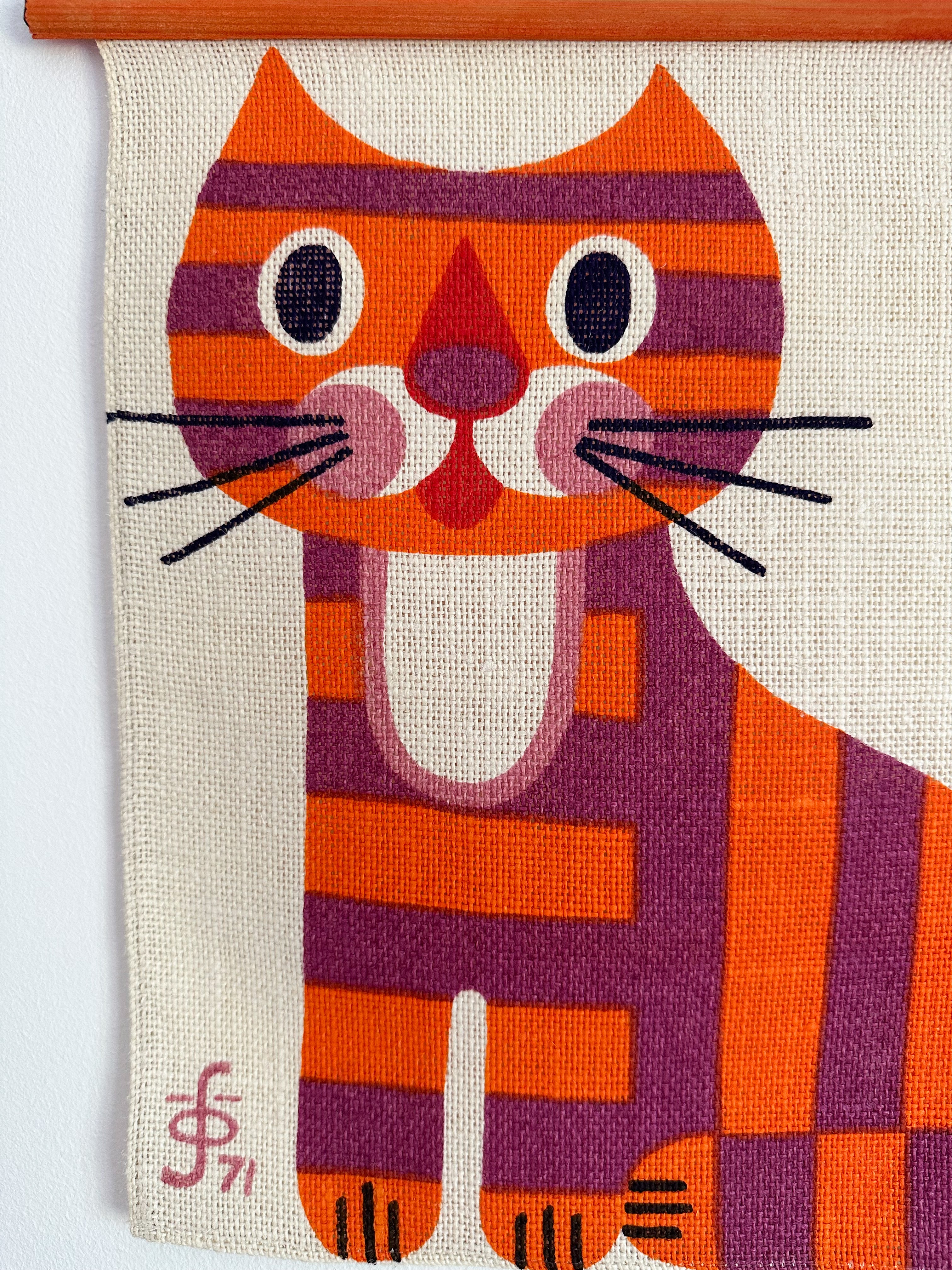 Vintage 1970s Danish cat height chart, hand-printed on linen and signed by the artist Hans Jürgen Schōbel for Södahl - Moppet
