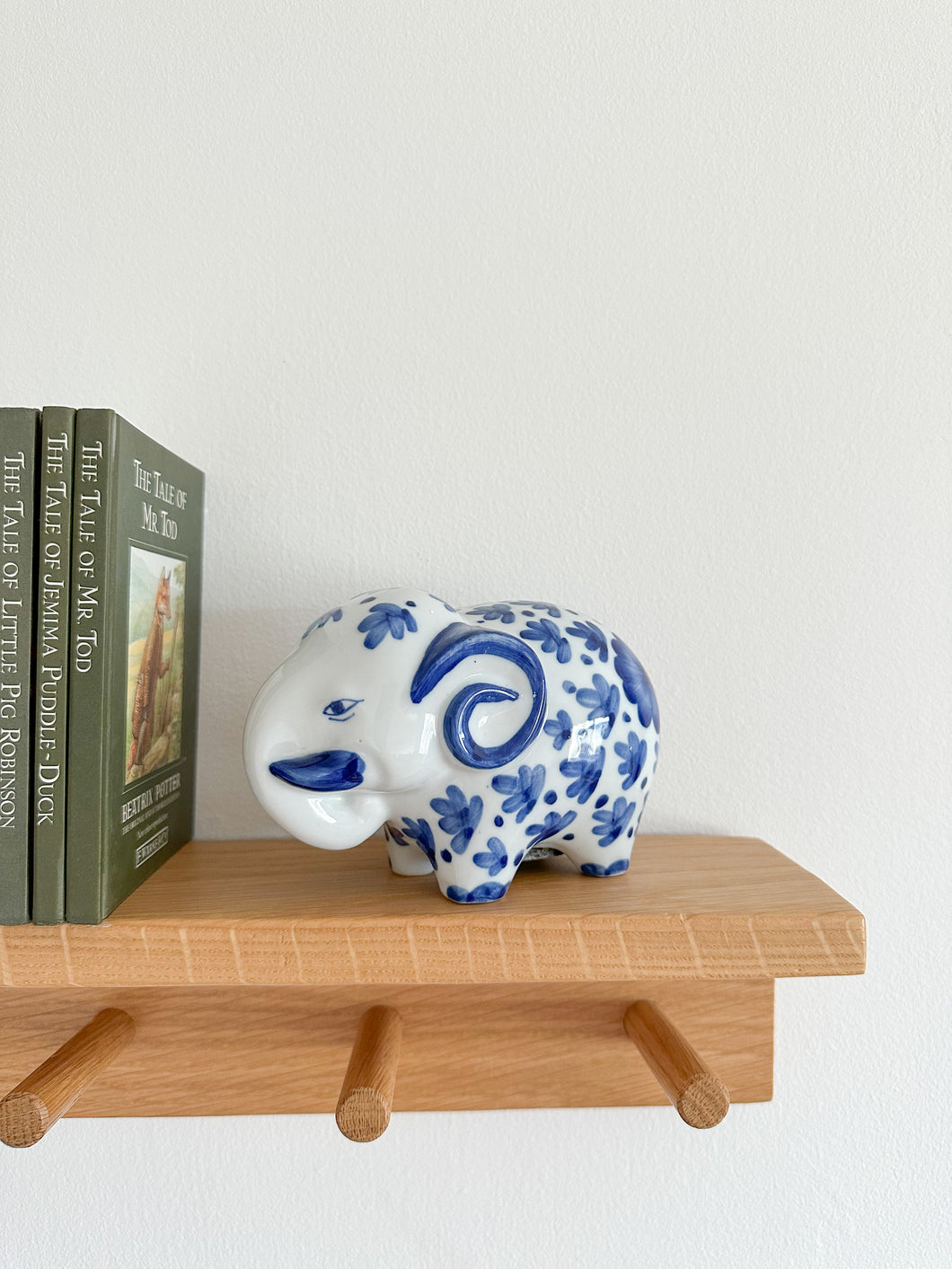 Vintage ceramic elephant piggy bank or money box, in blue and white - Moppet