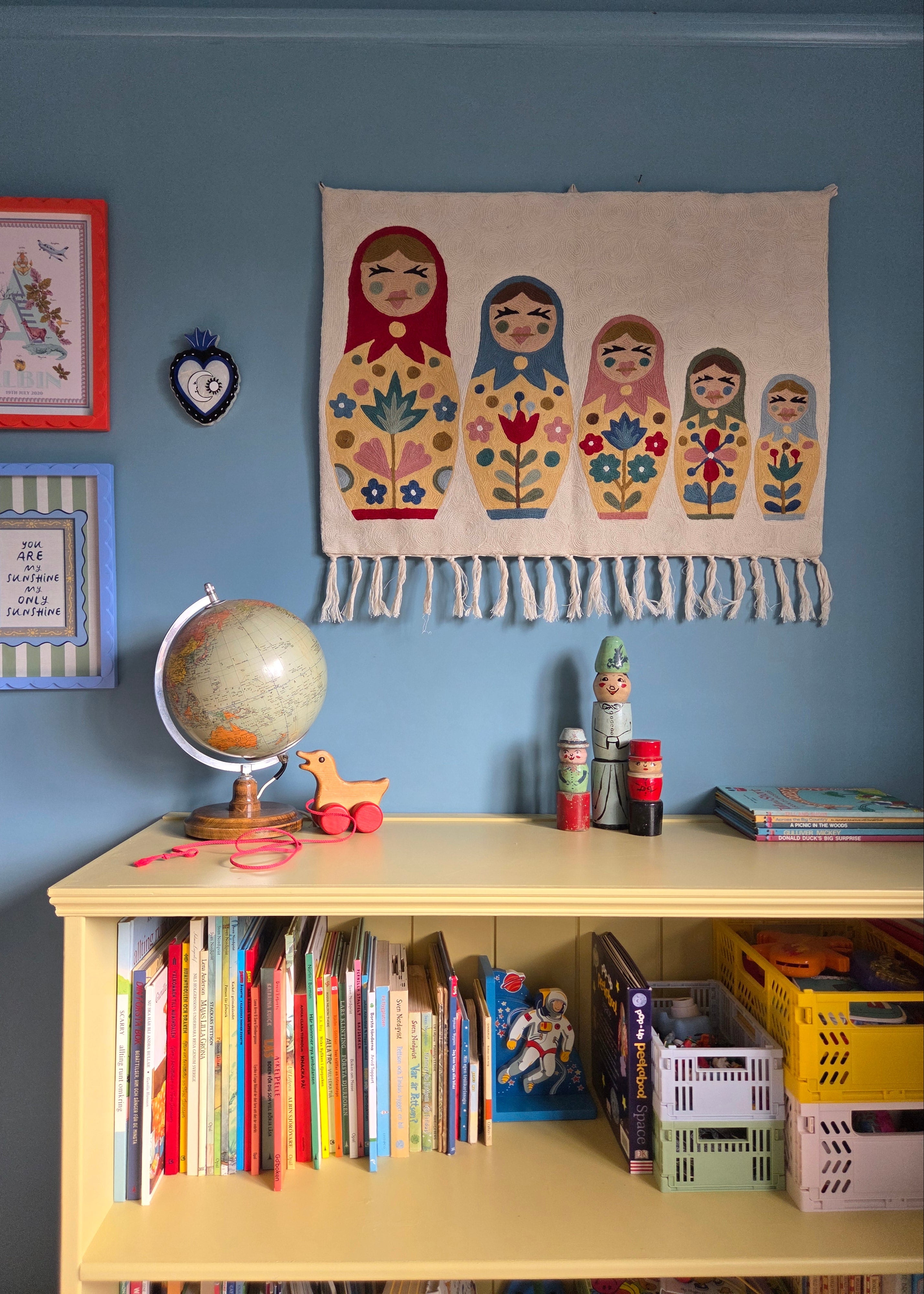 Russian Dolls tapestry, Sumbal