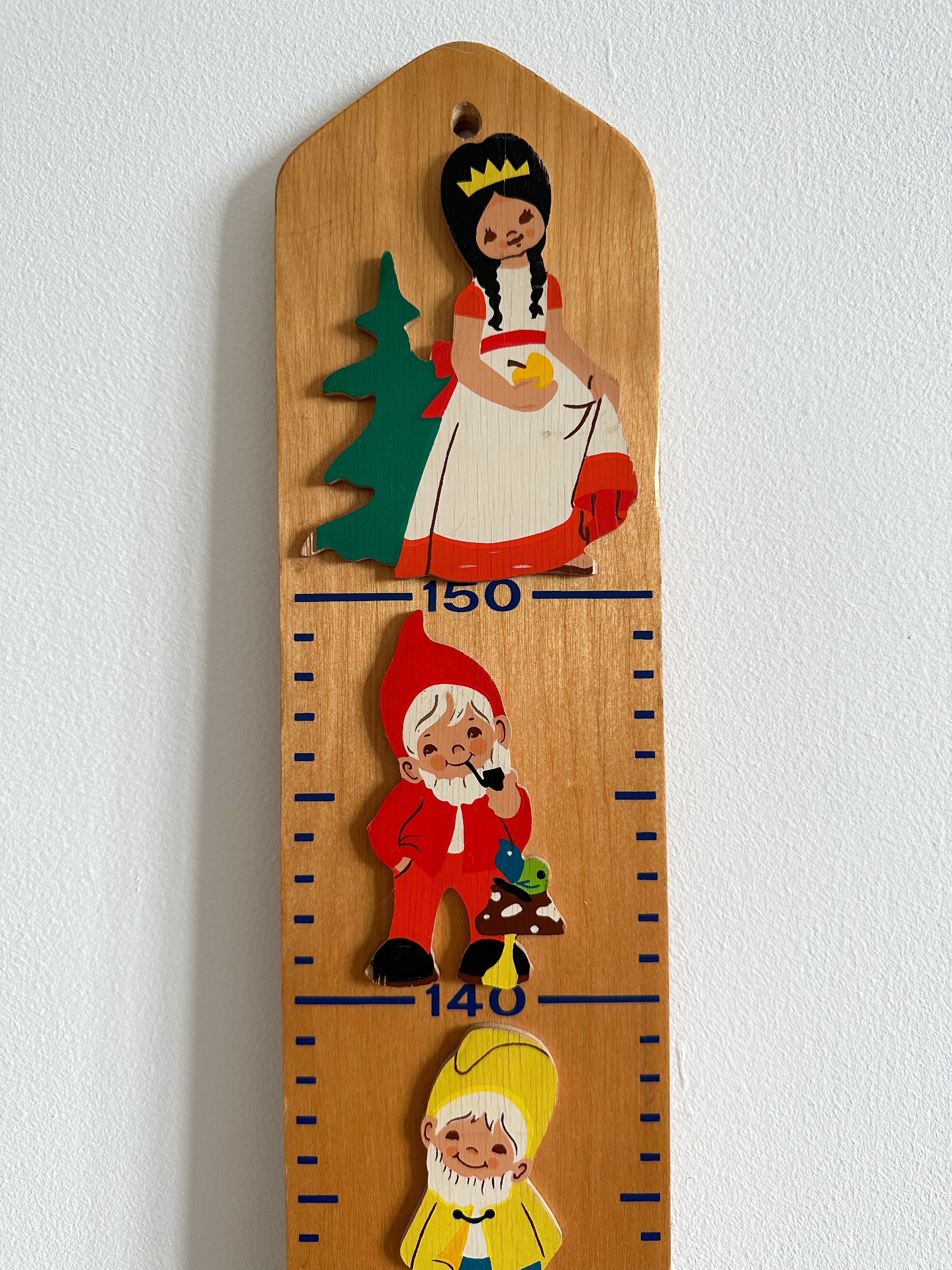 Vintage 1980s German wooden Snow White / gnome themed measuring stick or height chart, by Mertens Kunst - Moppet