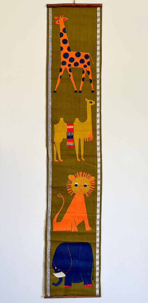 Vintage animal themed hand-printed linen fabric height chart / growth chart, feat. Lion, camel, giraffe, elephant - Moppet