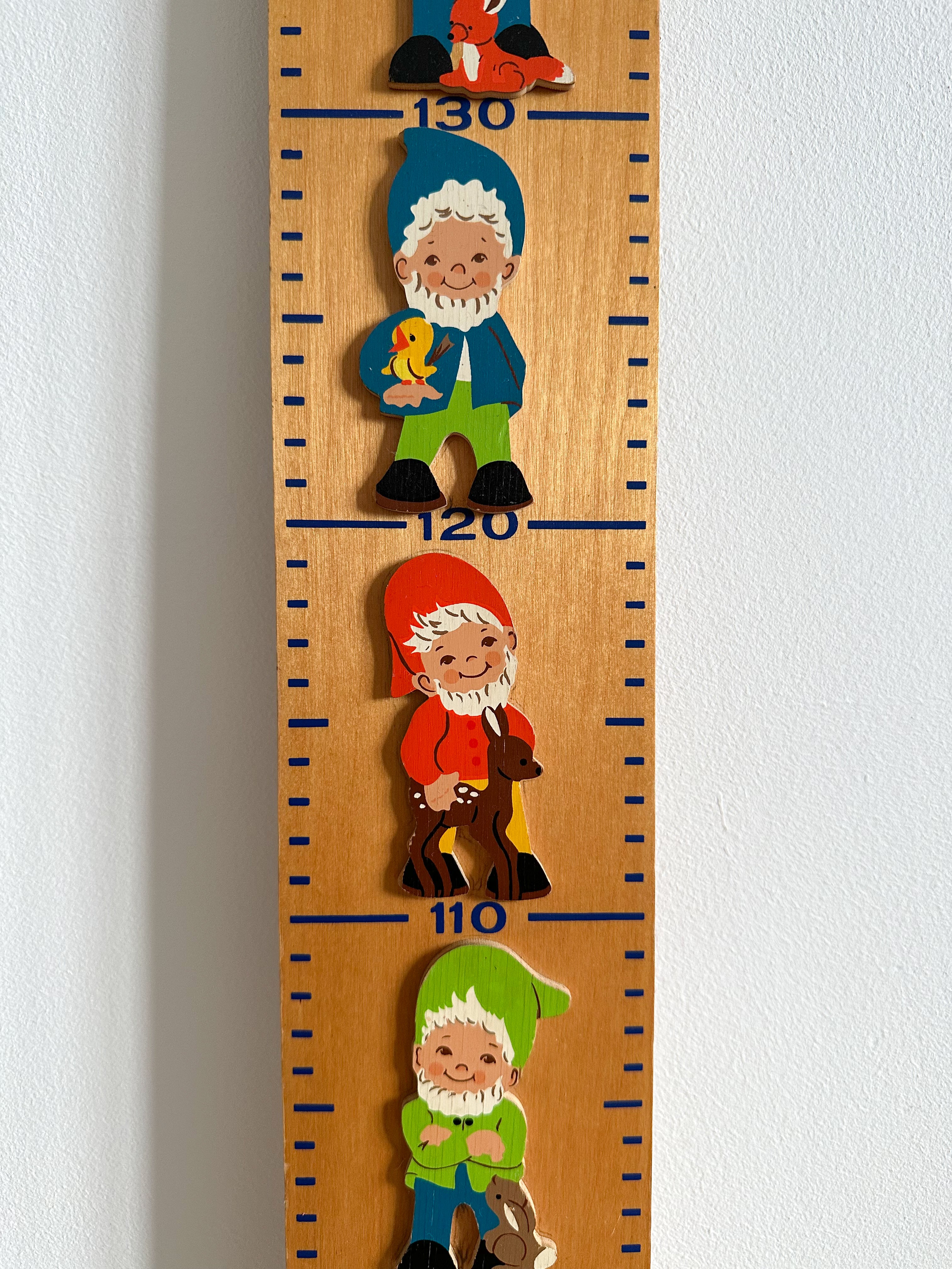 Vintage 1980s German wooden Snow White / gnome themed measuring stick or height chart, by Mertens Kunst - Moppet