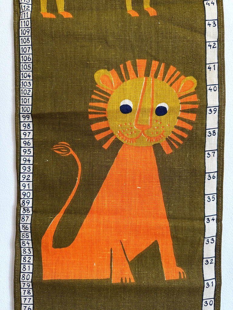 Vintage animal themed hand-printed linen fabric height chart / growth chart, feat. Lion, camel, giraffe, elephant - Moppet