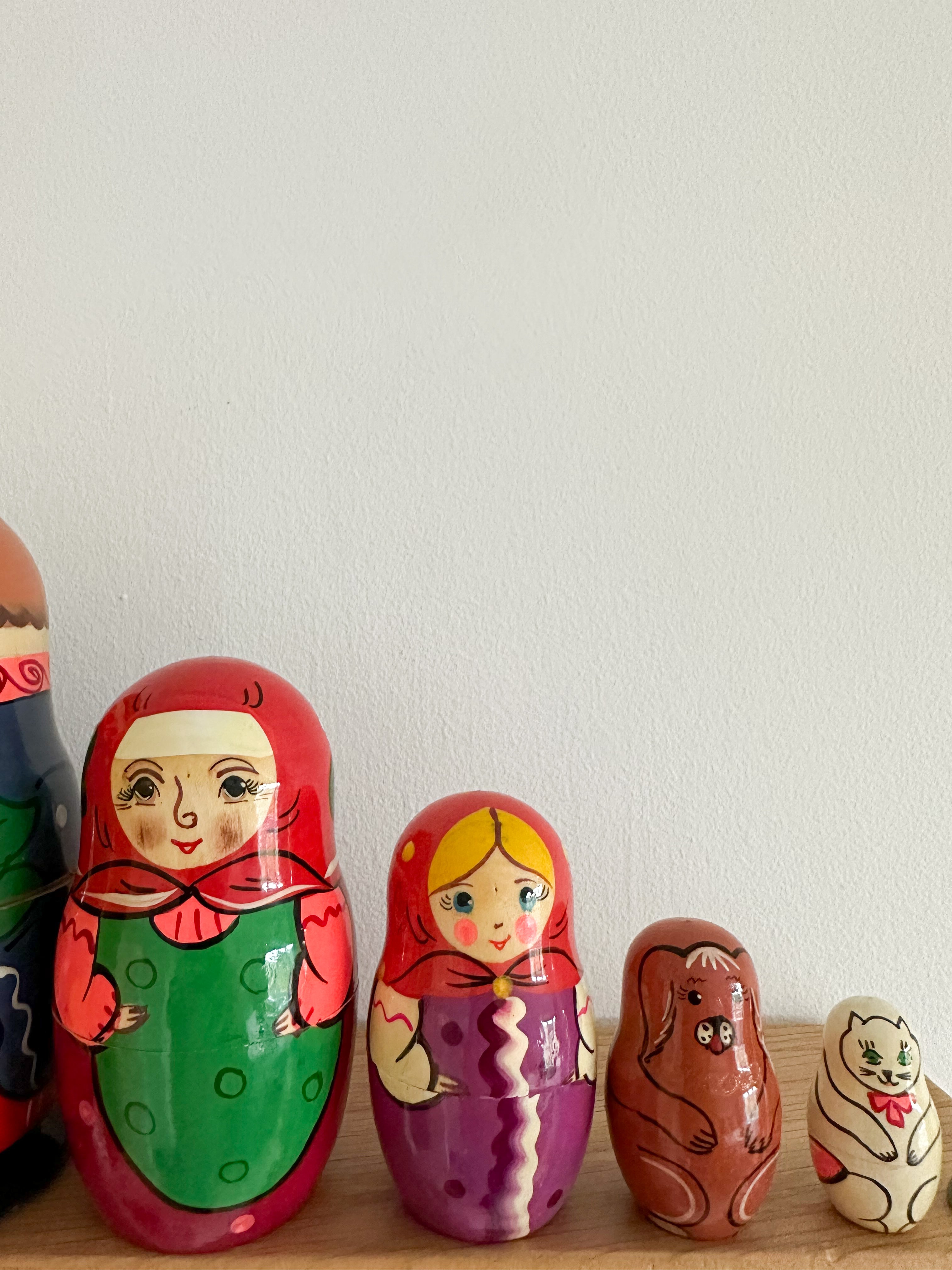 Vintage wooden nesting Russian Matryoshka dolls of the fairytale 'The Enormous Turnip' - Moppet