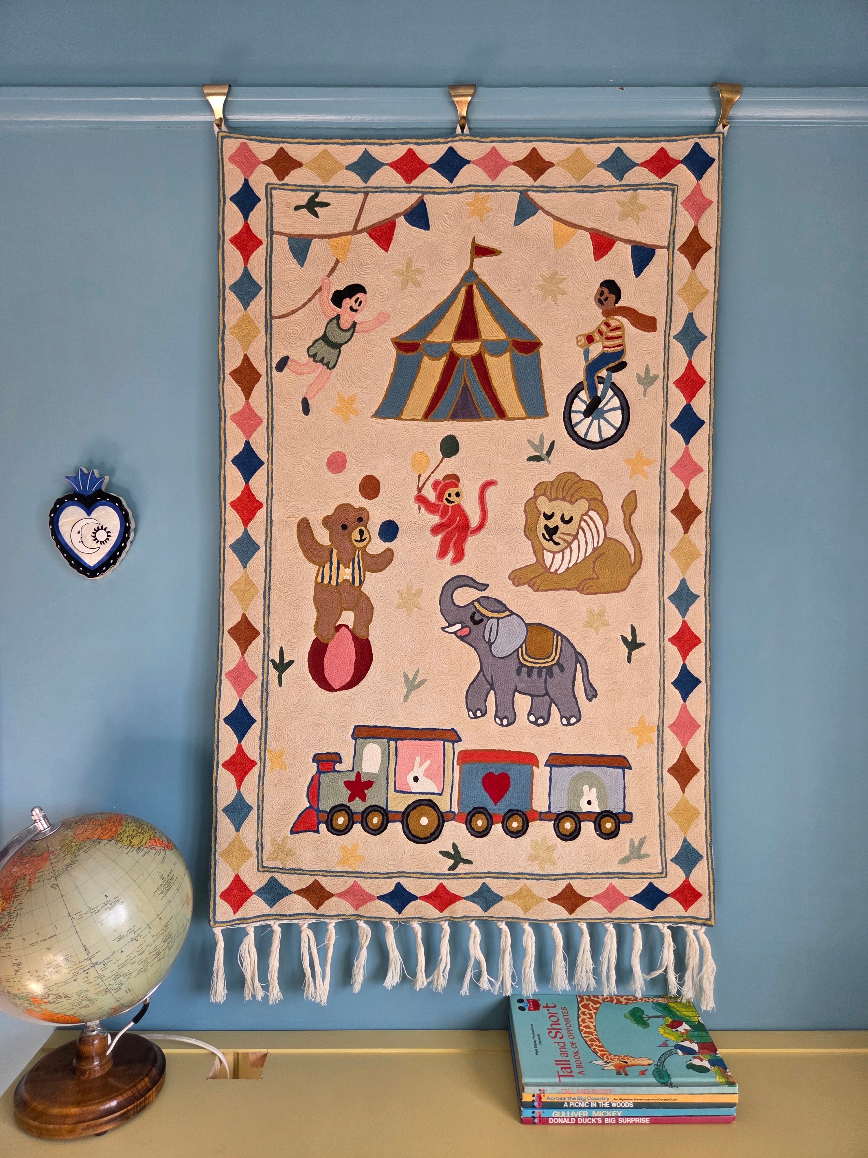 Circus tapestry, Anchar