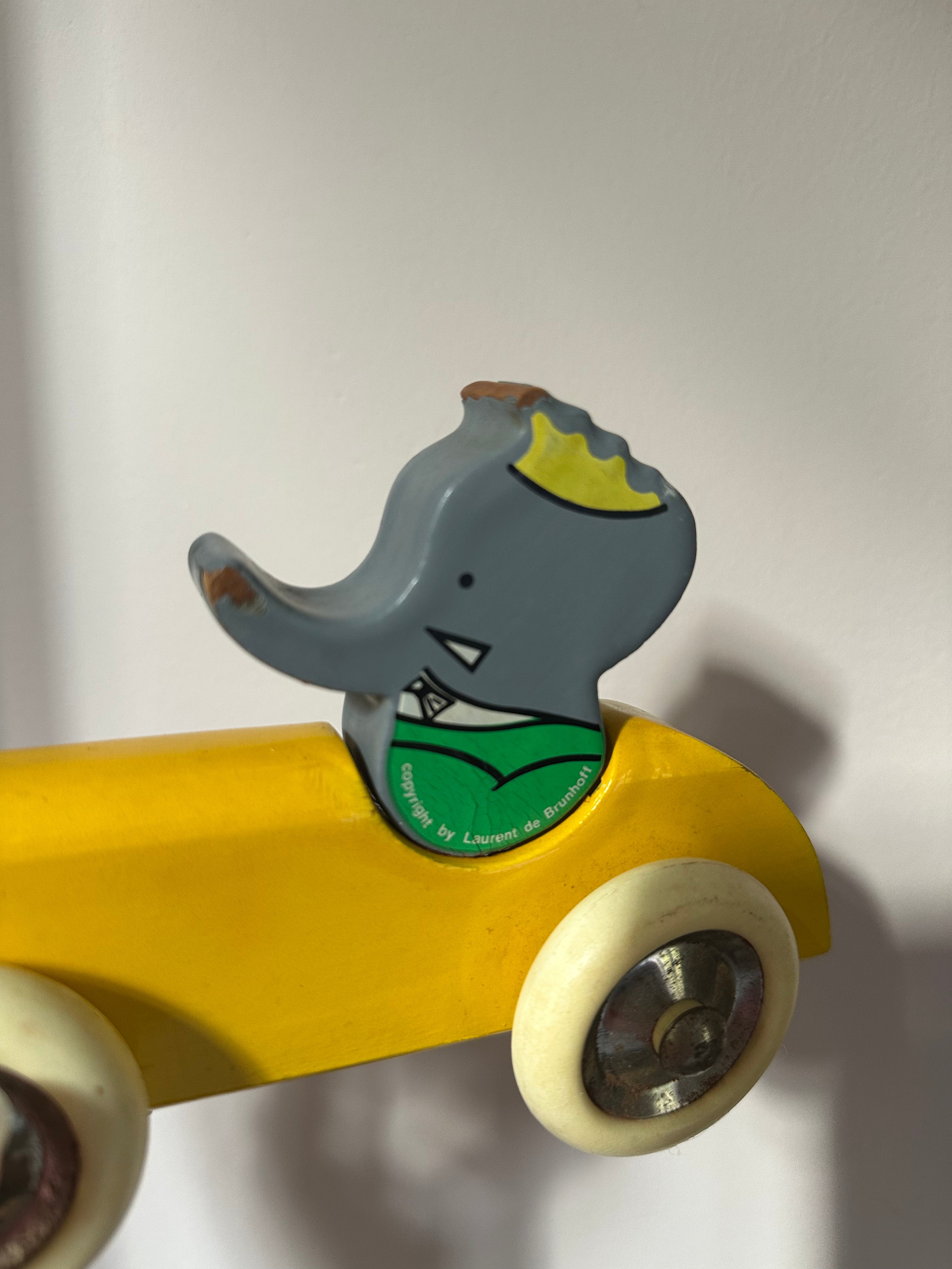 Vintage 1989 wooden Babar in car - Moppet