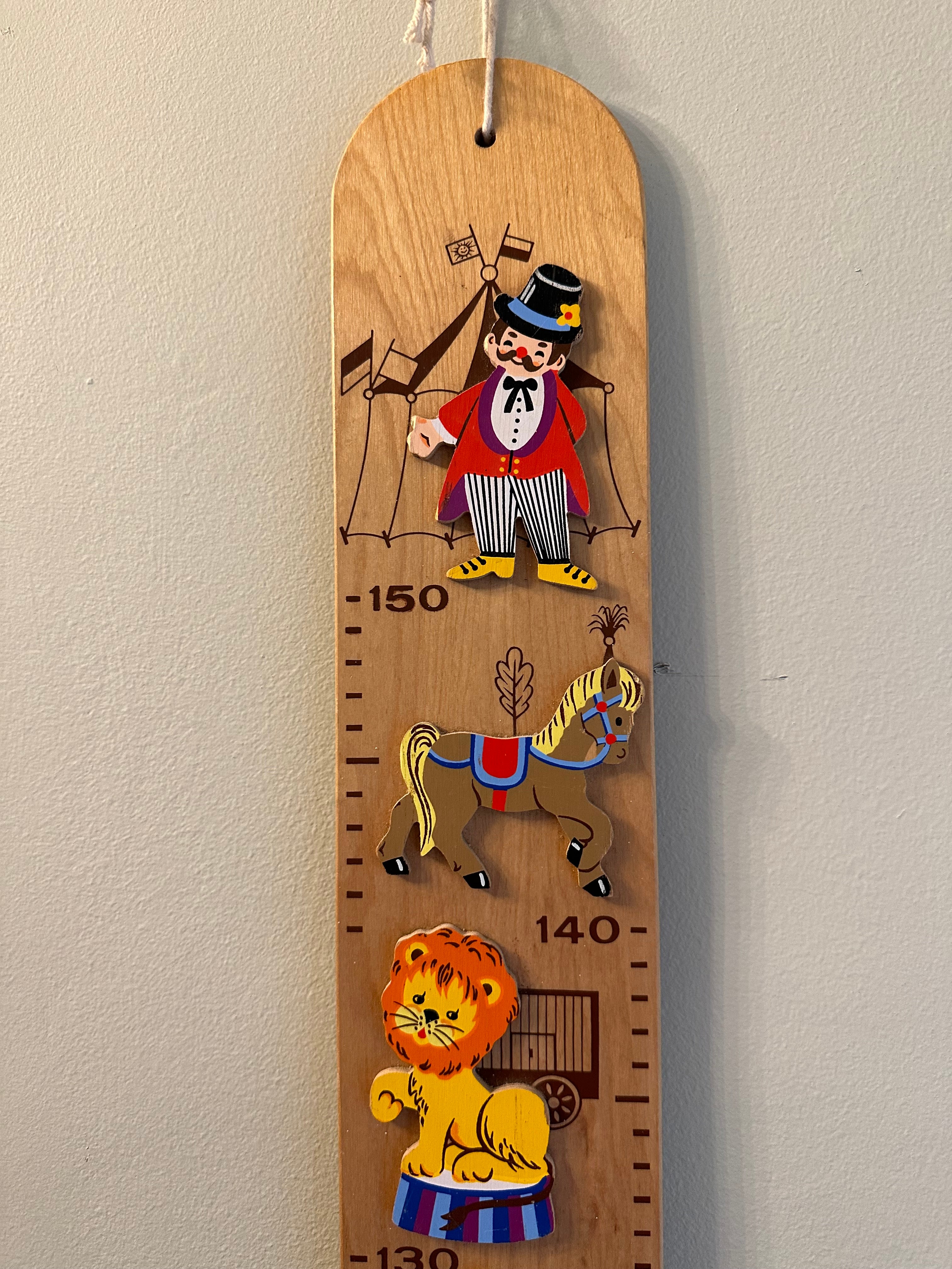 Vintage 1980s wooden German circus themed measuring stick or height chart, by Mertens Kunst - Moppet