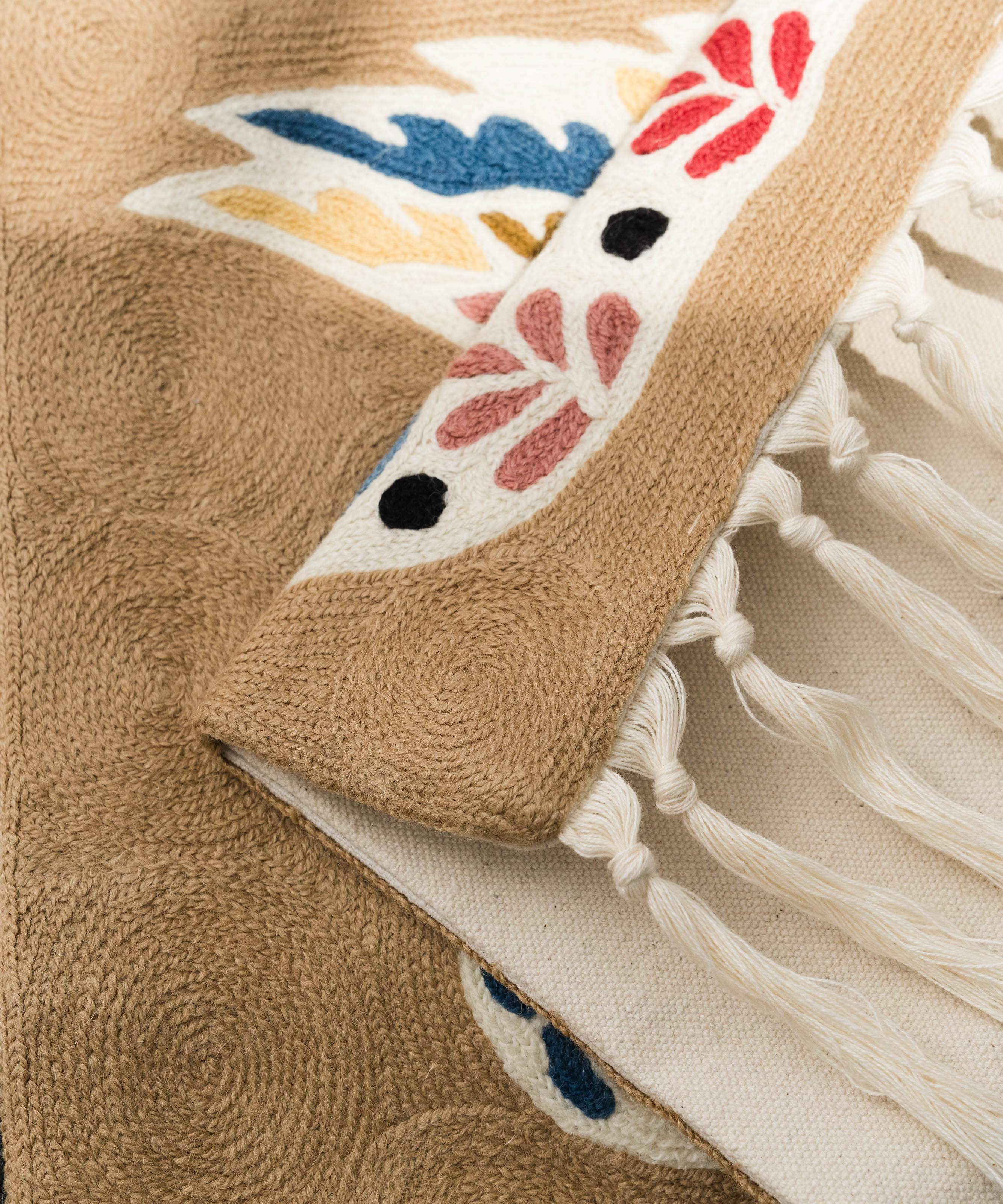 Swan tapestry, Sumbal