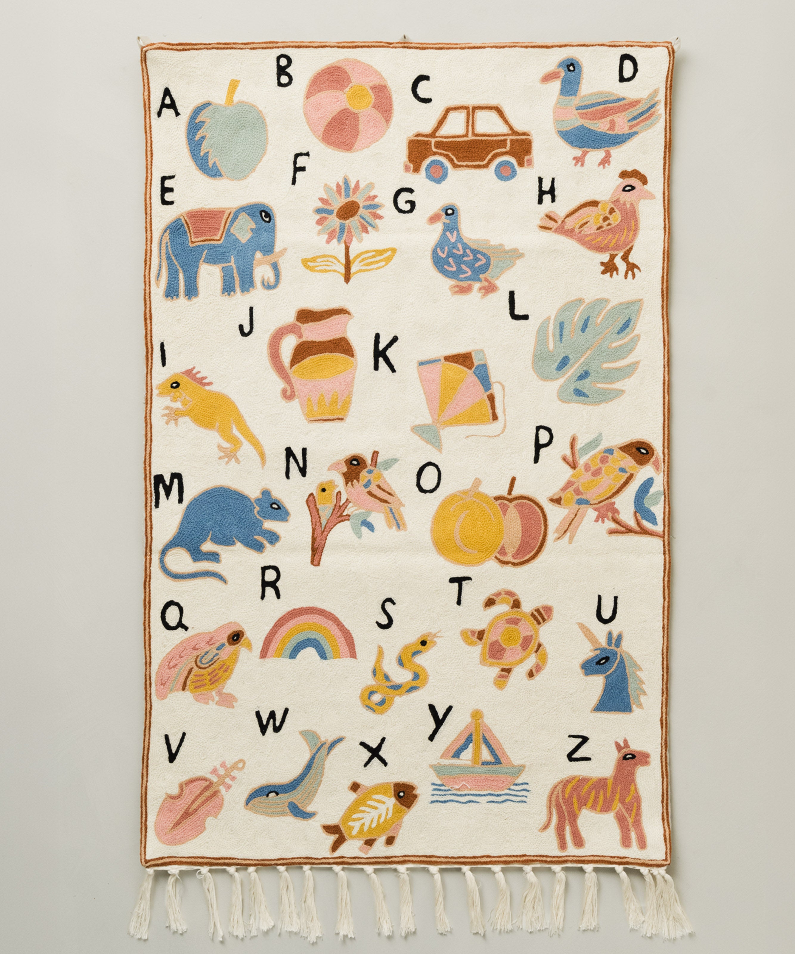 Alphabet tapestry II, Aru