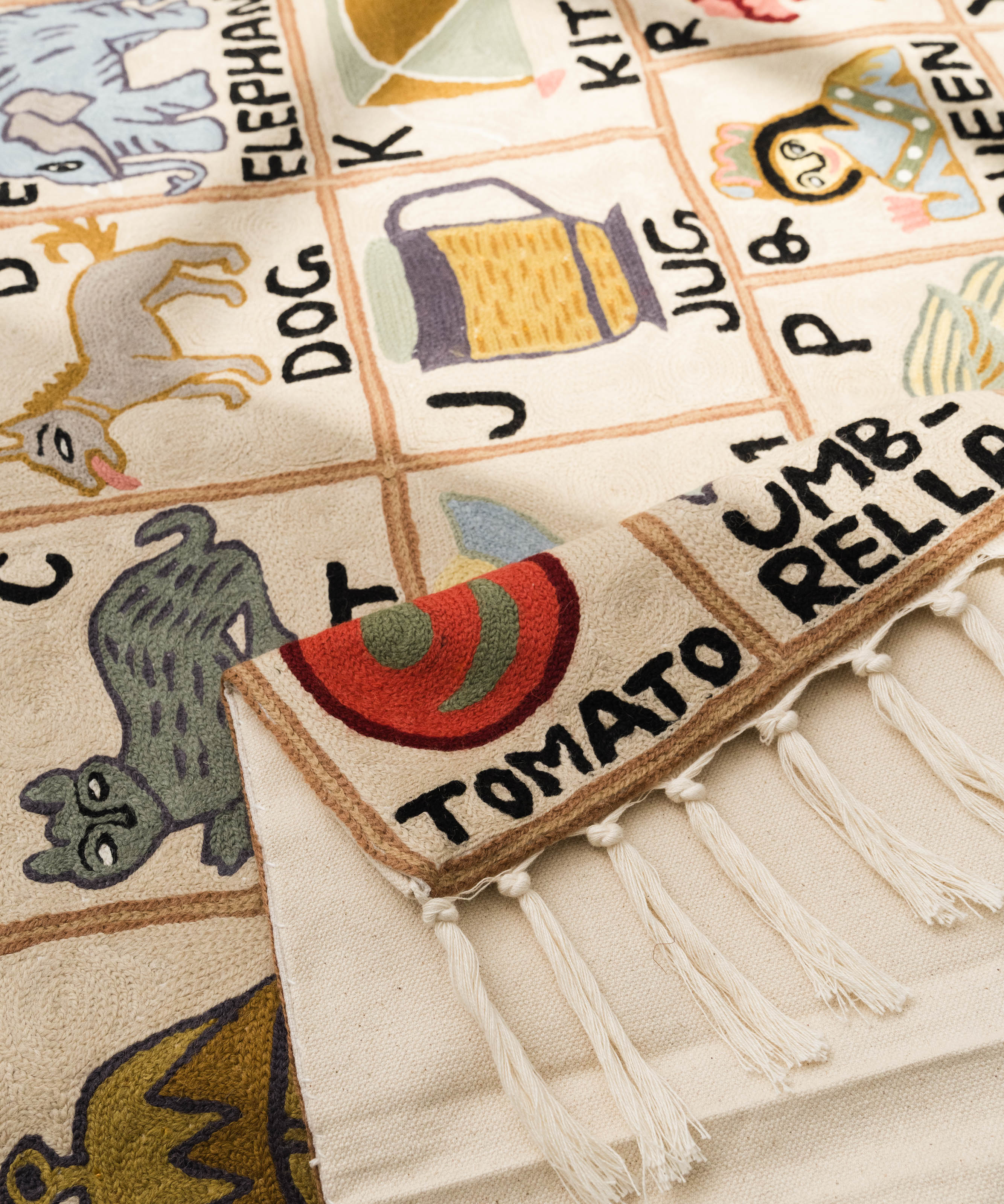 Alphabet tapestry, Suru (landscape)