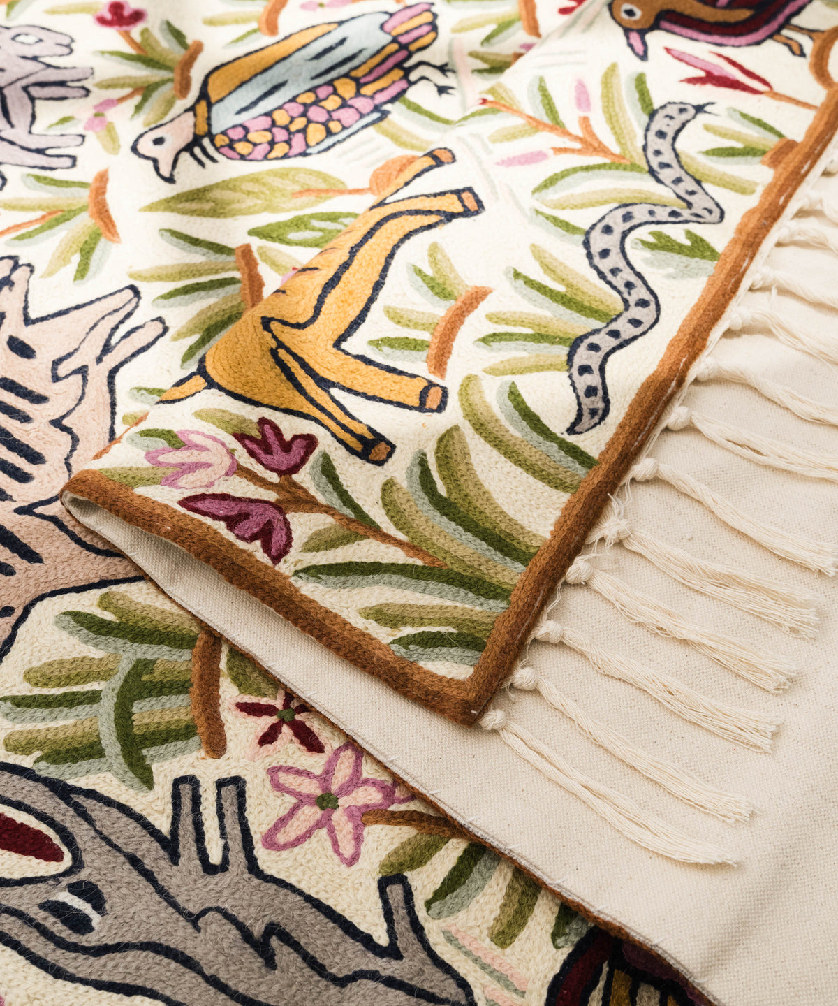 Jungle tapestry, Kolahoi