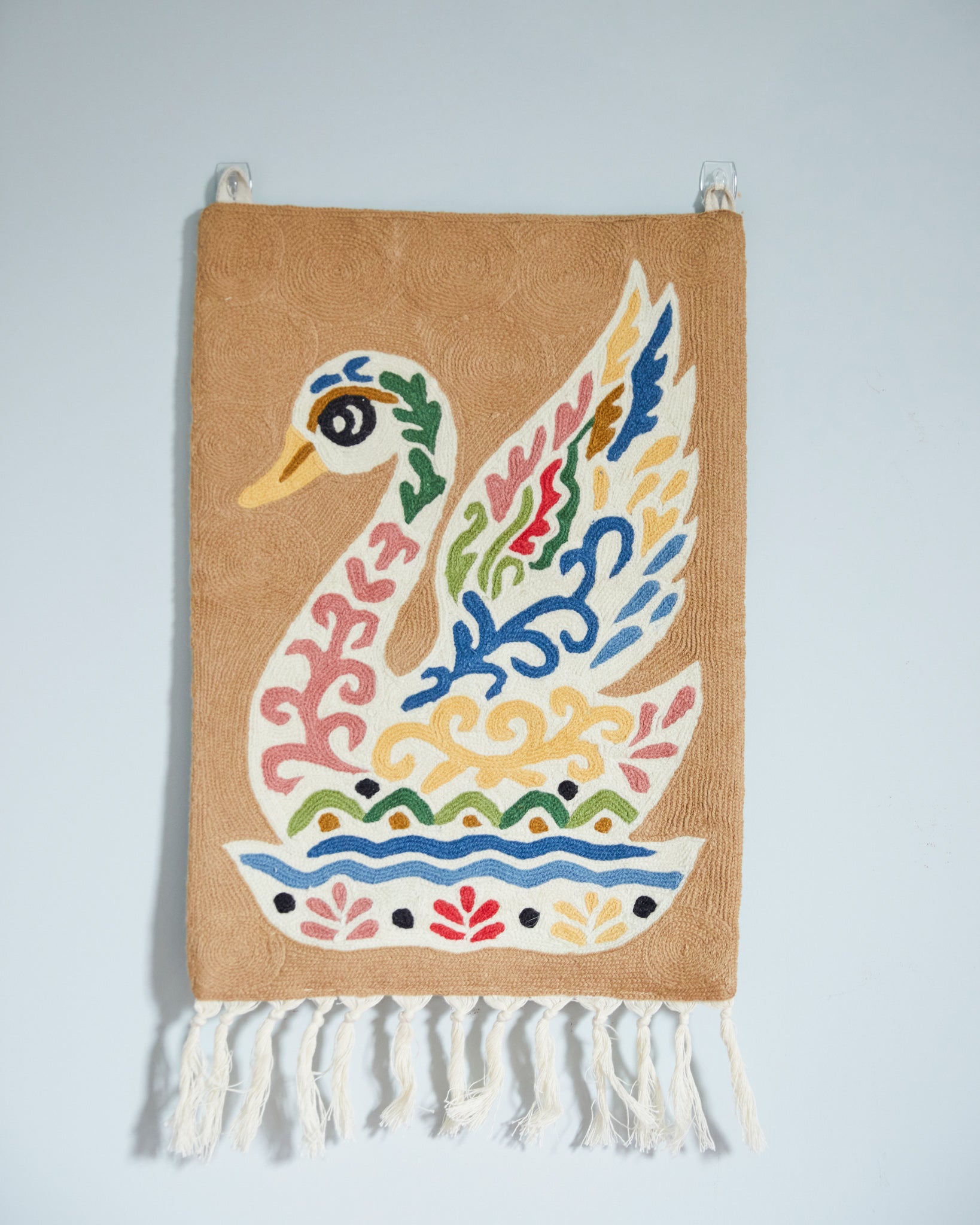 Swan tapestry, Sumbal