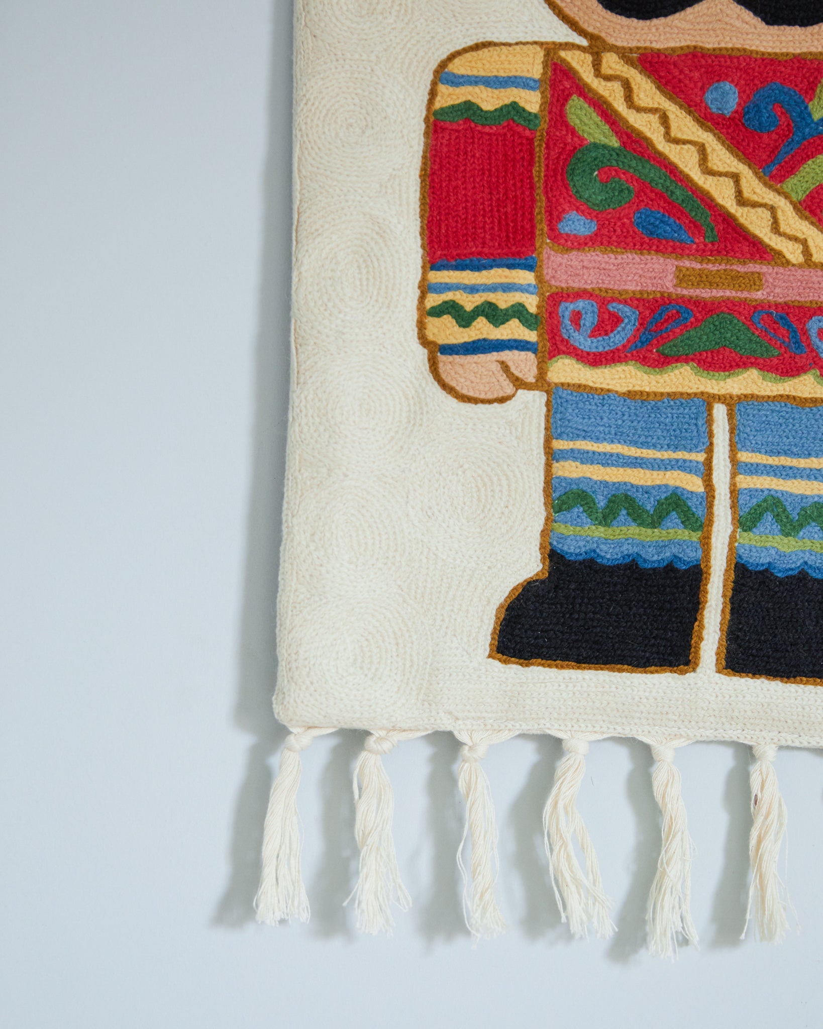 Toy Soldier tapestry, Sumbal
