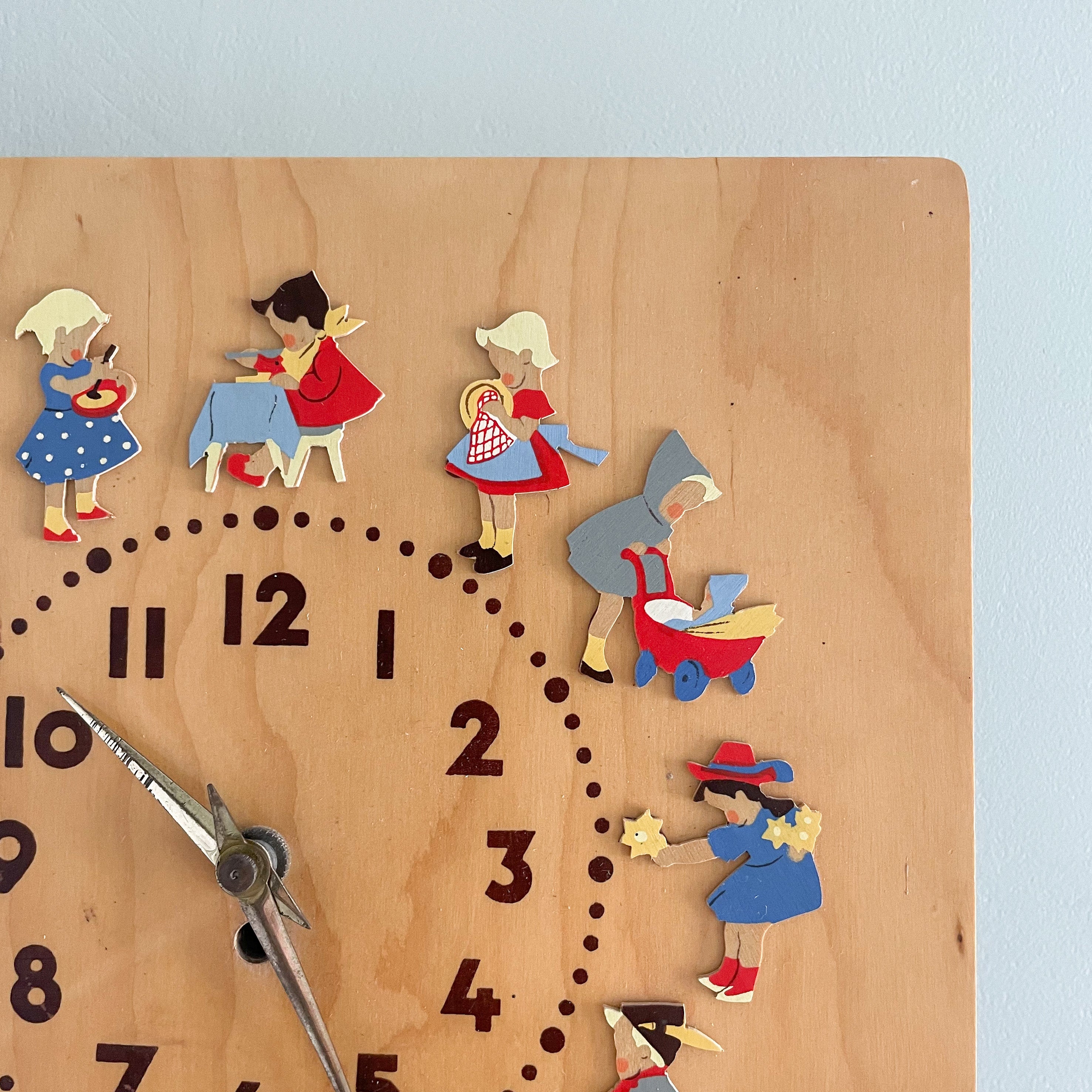 Vintage 1950s German wooden children's wall clock (Mertens Kunst style) - Moppet