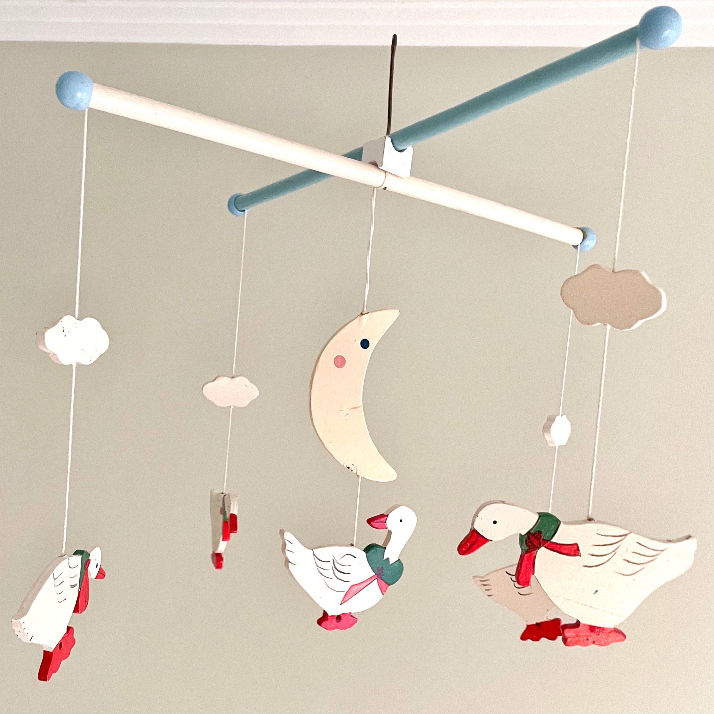 Vintage handmade wooden goose mobile - Moppet
